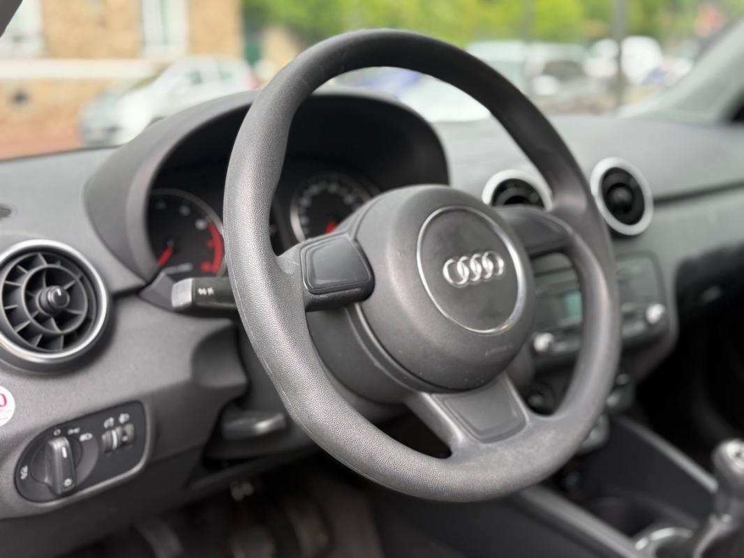 Audi A1 AMBITION PHASES 2 3 Portes 1.2 TFSI 85 cv - KILOMÉTRAGE CERTIFIÉ