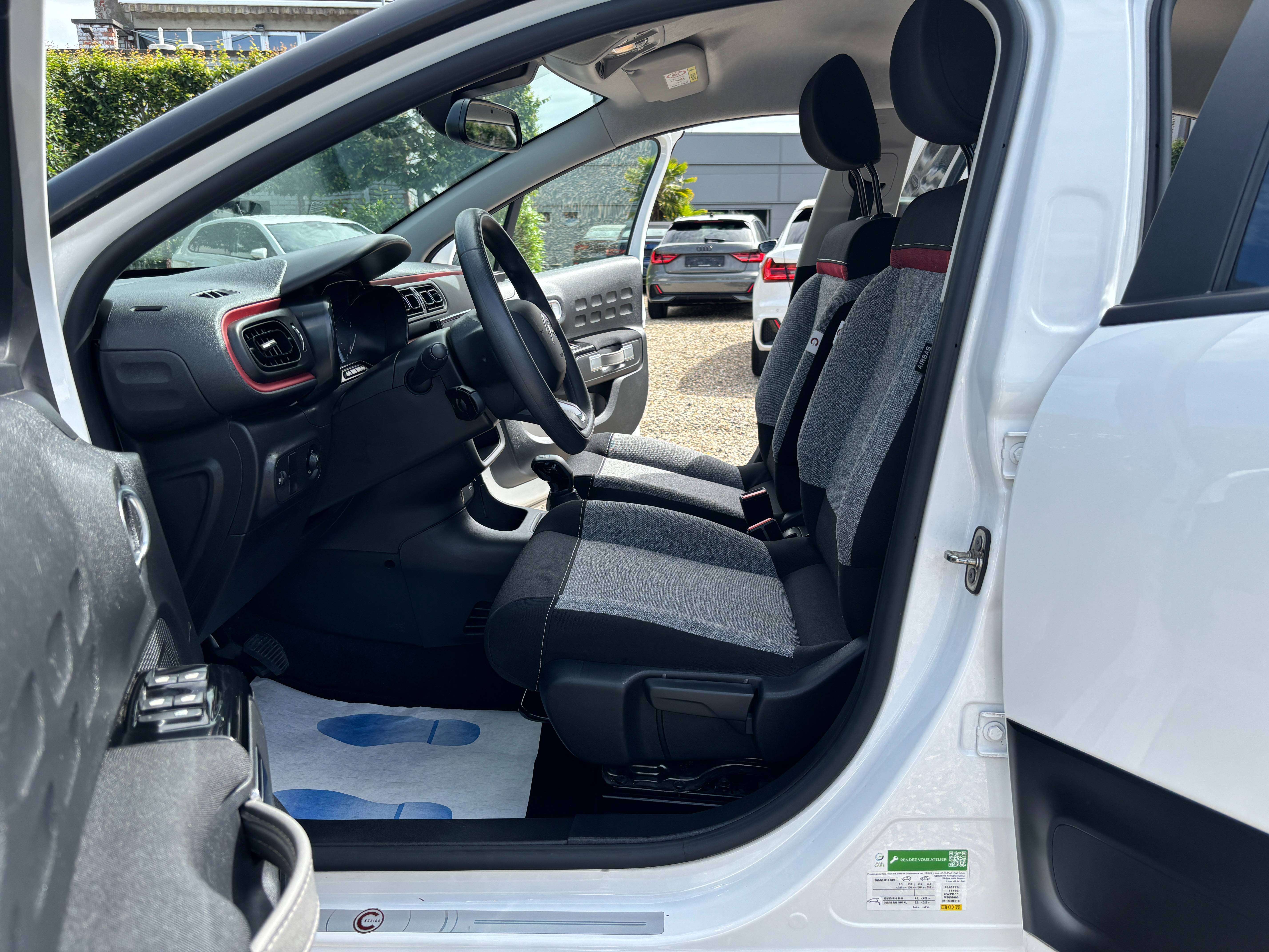 Citroen C3 1.2i C Series *CARPLAY*CRUISE CONTROL*CAPTEUR AR*GARANTIE*