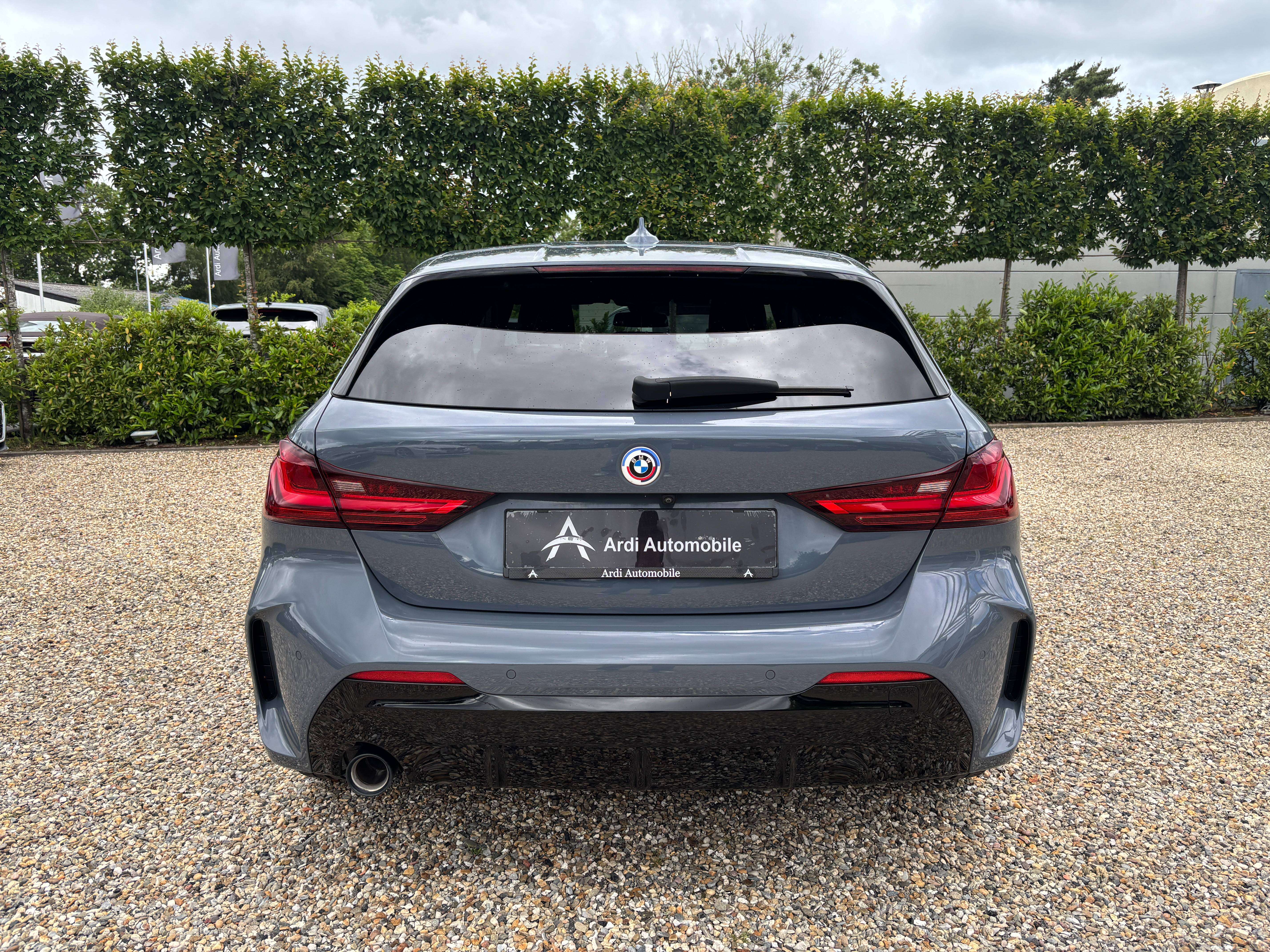 BMW 116 dA *PACK M*CARPLAY*SIEGE CHAUFF*CAMERA*1ER PROPRIO*GARANTIE*
