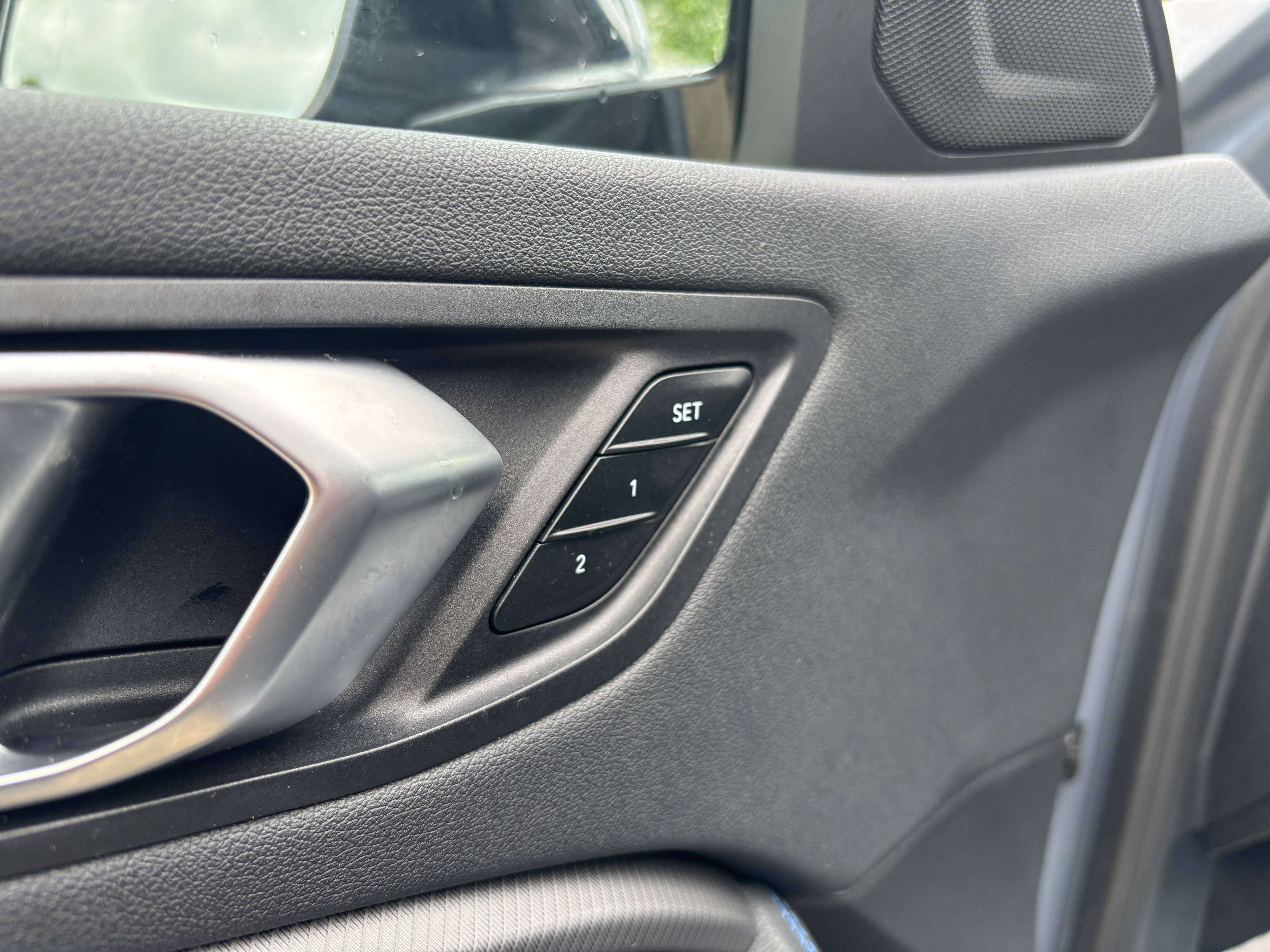 BMW 116 dA *PACK M*CARPLAY*SIEGE CHAUFF*CAMERA*1ER PROPRIO*GARANTIE*