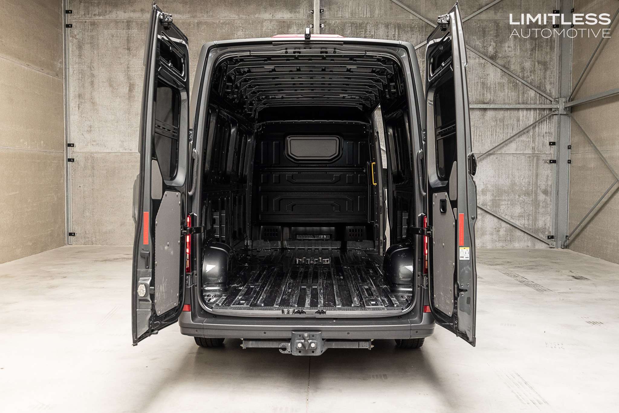 Volkswagen Crafter 2.0 TDi DSG | L4H3 / SOLD