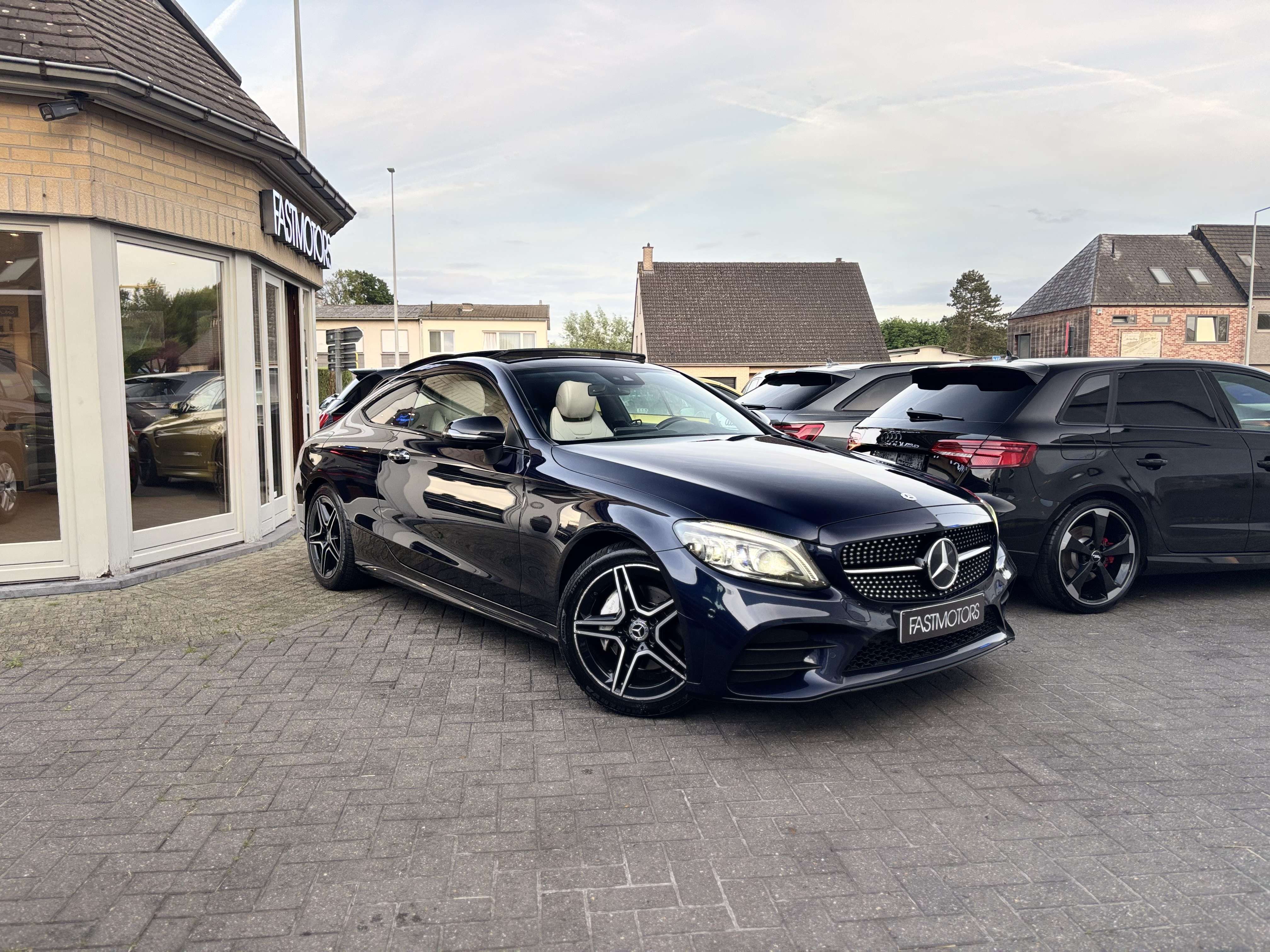 Mercedes-Benz C 220 Coupe C 220 d AMG LED BEAM PANO VIRTUAL CARPLAY BURMESTER FULL