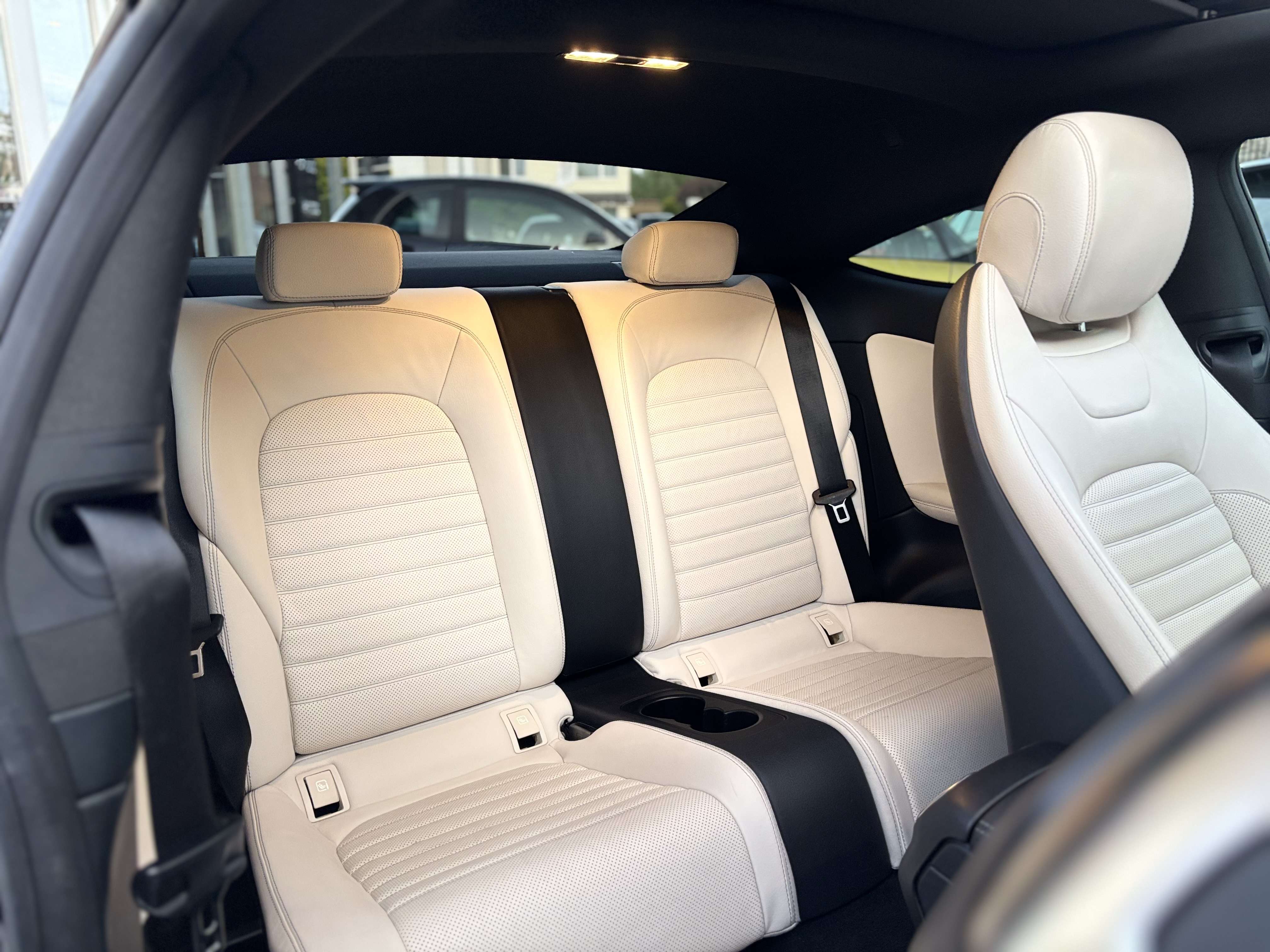 Mercedes-Benz C 220 Coupe C 220 d AMG LED BEAM PANO VIRTUAL CARPLAY BURMESTER FULL