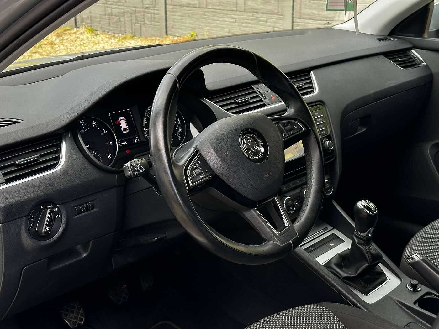SKODA Octavia SW 1.0 TSI Ambition CRUISE/SENSOR/GPS/FRONT ASSIST/BT/TEL/