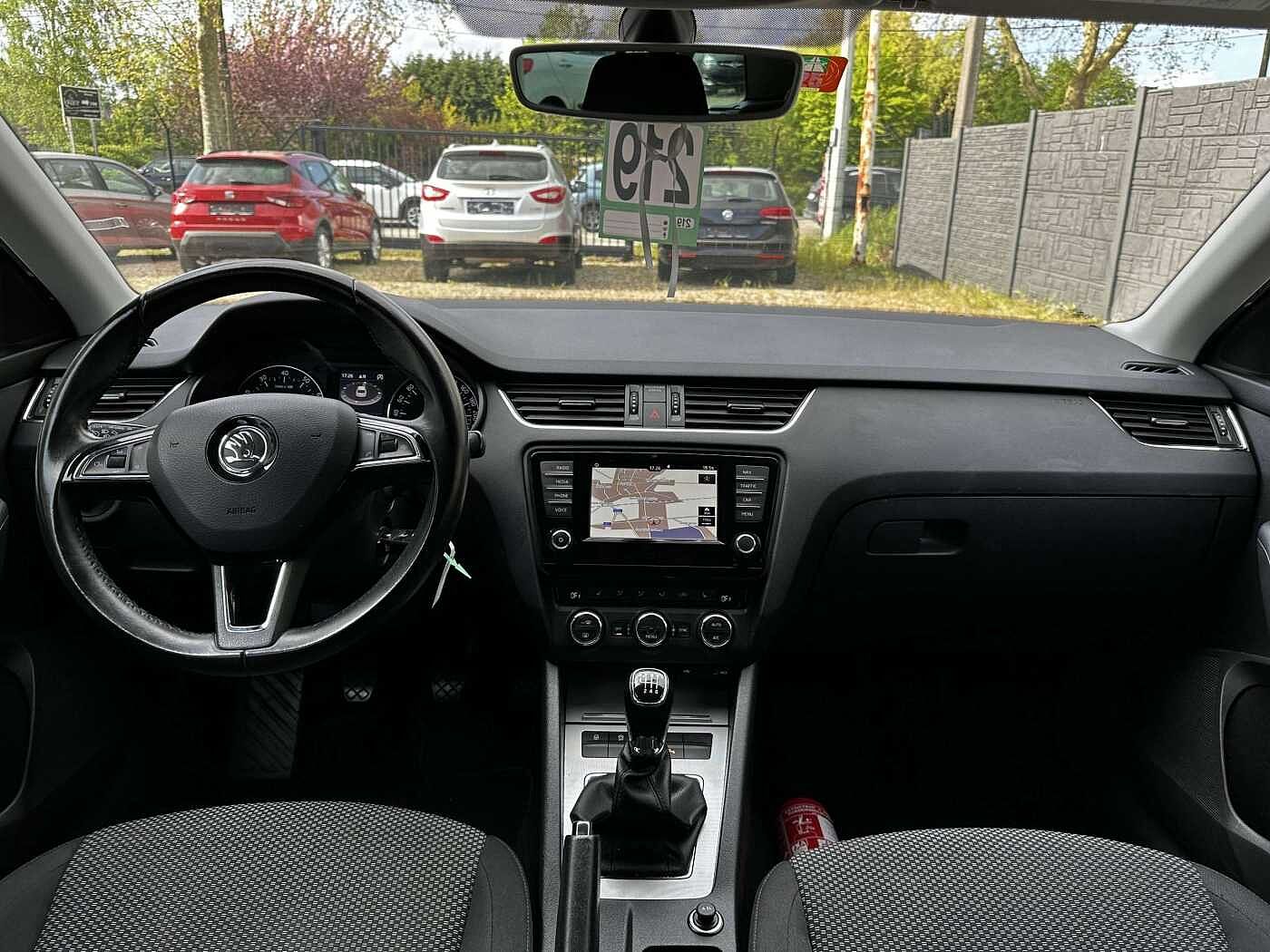SKODA Octavia SW 1.0 TSI Ambition CRUISE/SENSOR/GPS/FRONT ASSIST/BT/TEL/