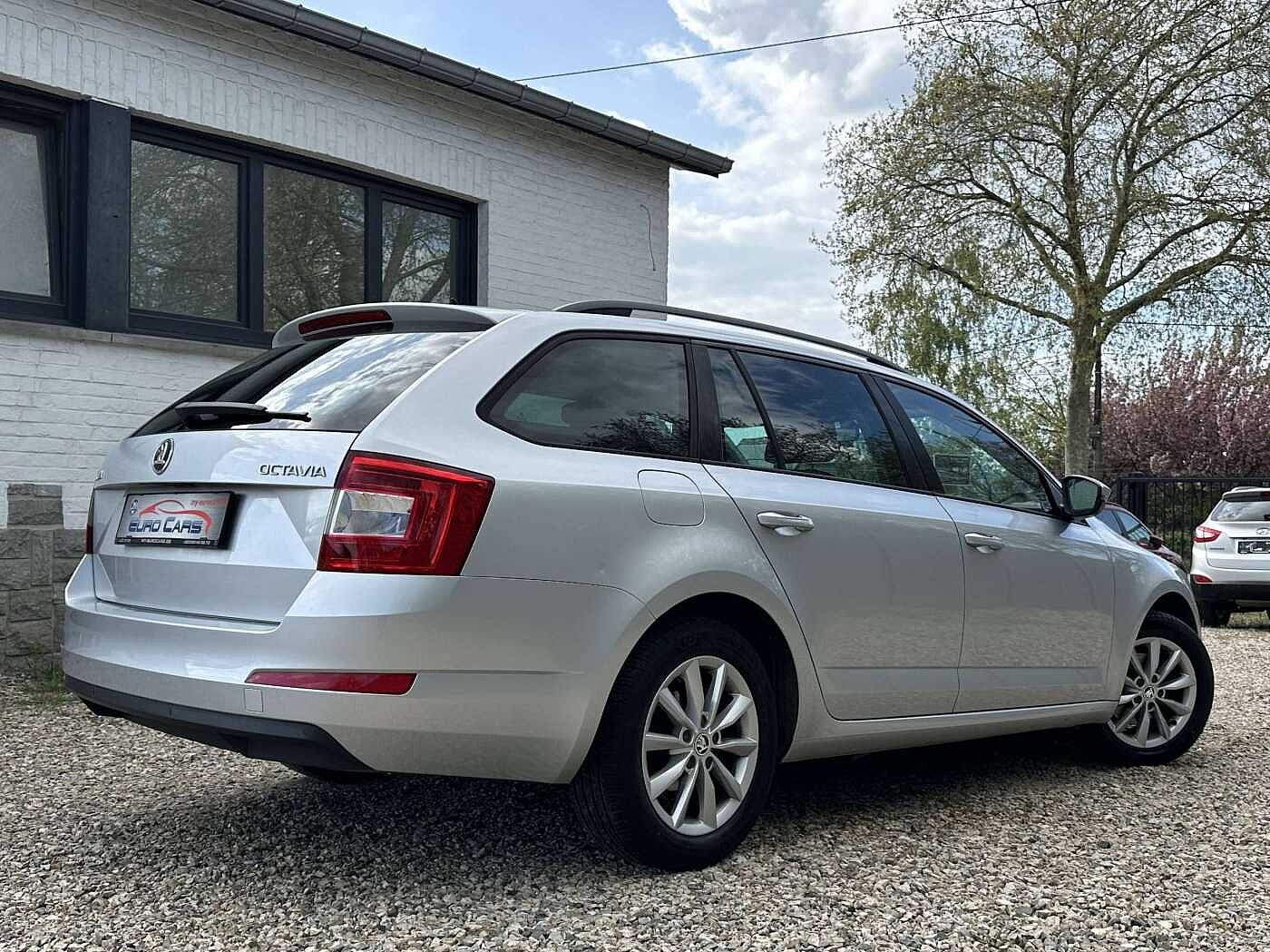 SKODA Octavia SW 1.0 TSI Ambition CRUISE/SENSOR/GPS/FRONT ASSIST/BT/TEL/