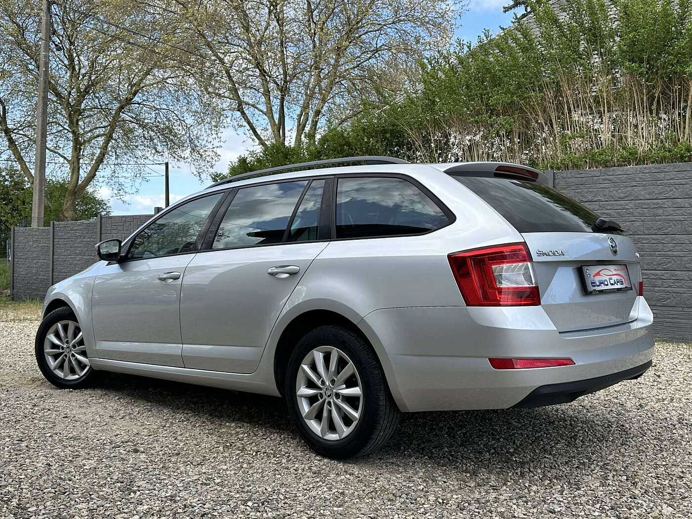 SKODA Octavia SW 1.0 TSI Ambition CRUISE/SENSOR/GPS/FRONT ASSIST/BT/TEL/