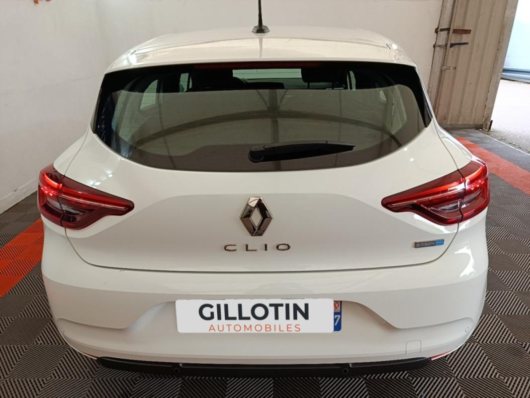 Renault Clio V Business E-Tech hybride 140 -21N