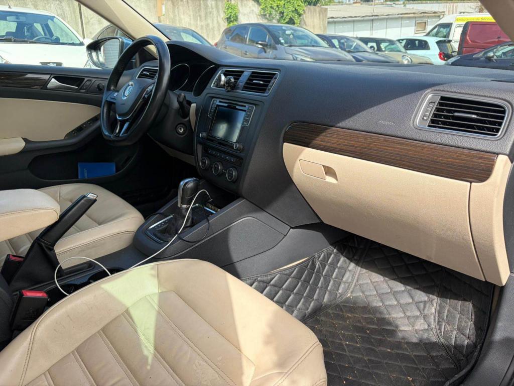 Volkswagen Jetta 2.0 16V TDI - 110 BV DSG 7 2011 BERLINE Confortline PHASE 2