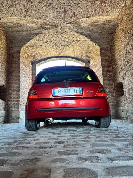 Renault Clio II (2) 2.0 16S 172 RS 3P