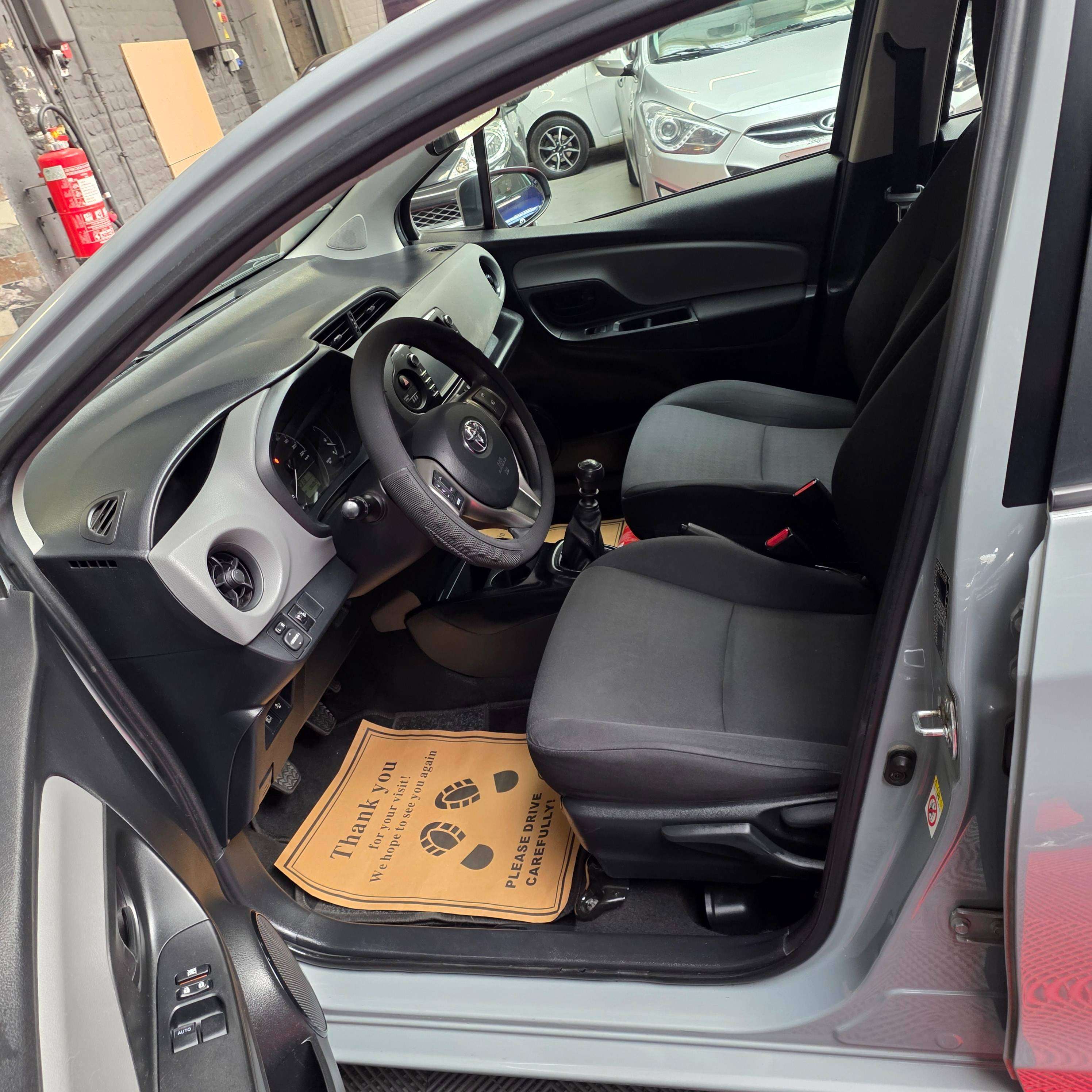 Toyota Yaris 1.5i Dual VVT-iE  12 MOIS de garantie