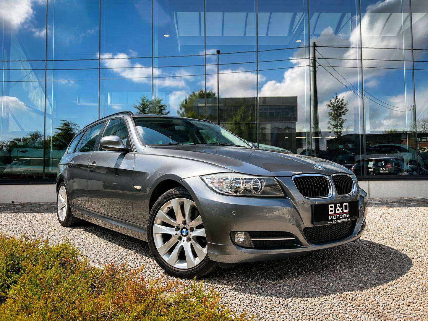 BMW 318 Touring 318iA EDITION,Panor. dak/Airco,17"Alu,Garantie