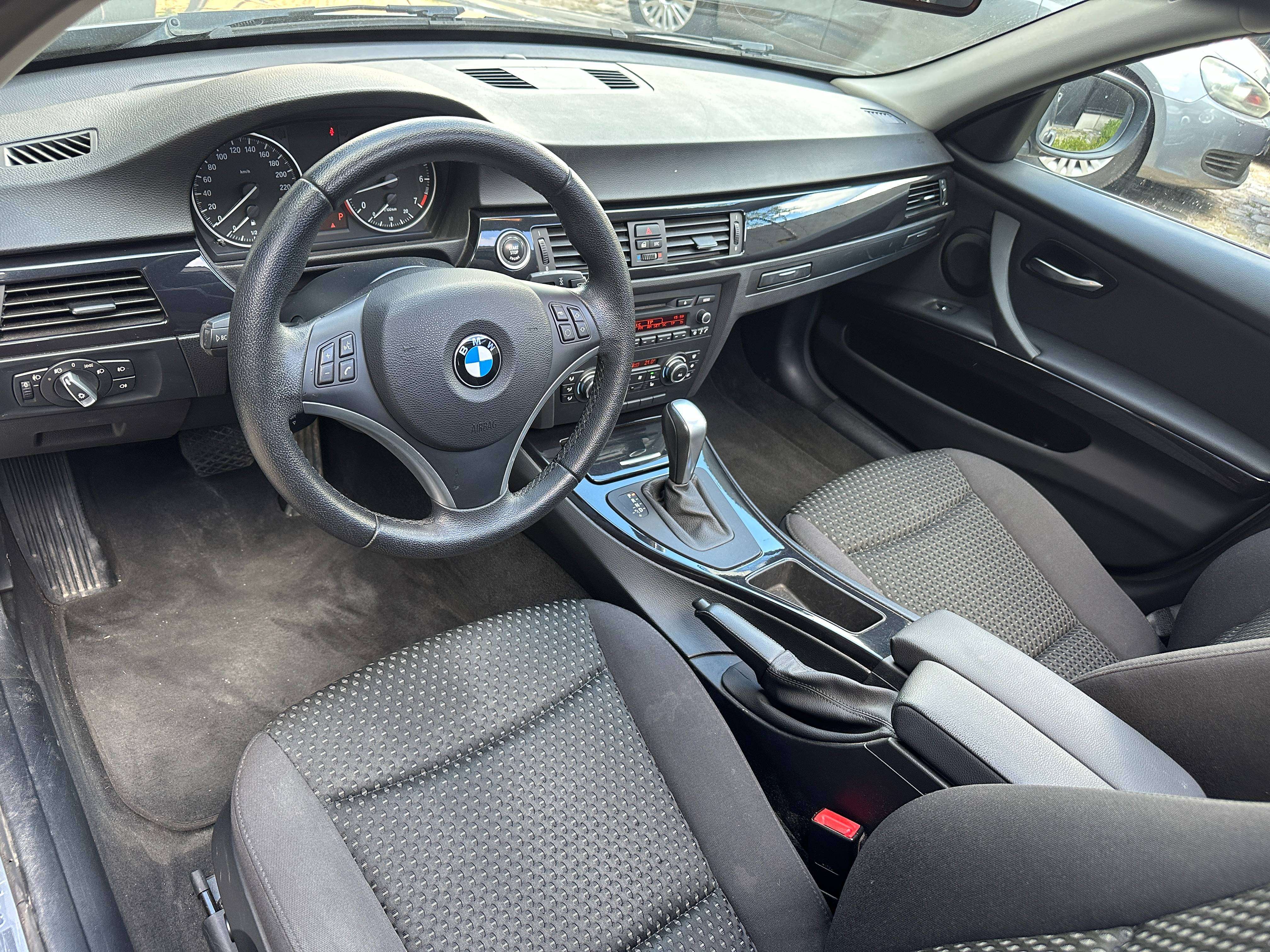 BMW 318 Touring 318iA EDITION,Panor. dak/Airco,17"Alu,Garantie