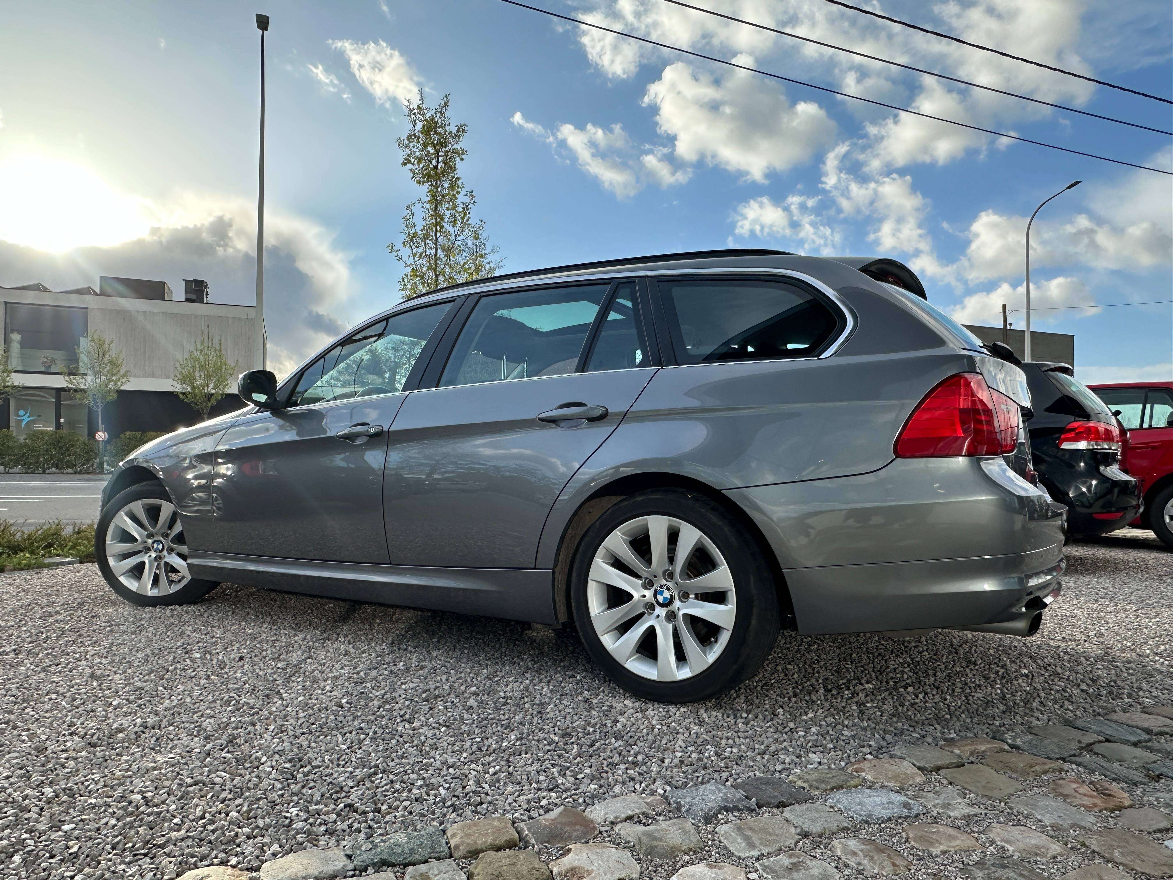BMW 318 Touring 318iA EDITION,Panor. dak/Airco,17"Alu,Garantie