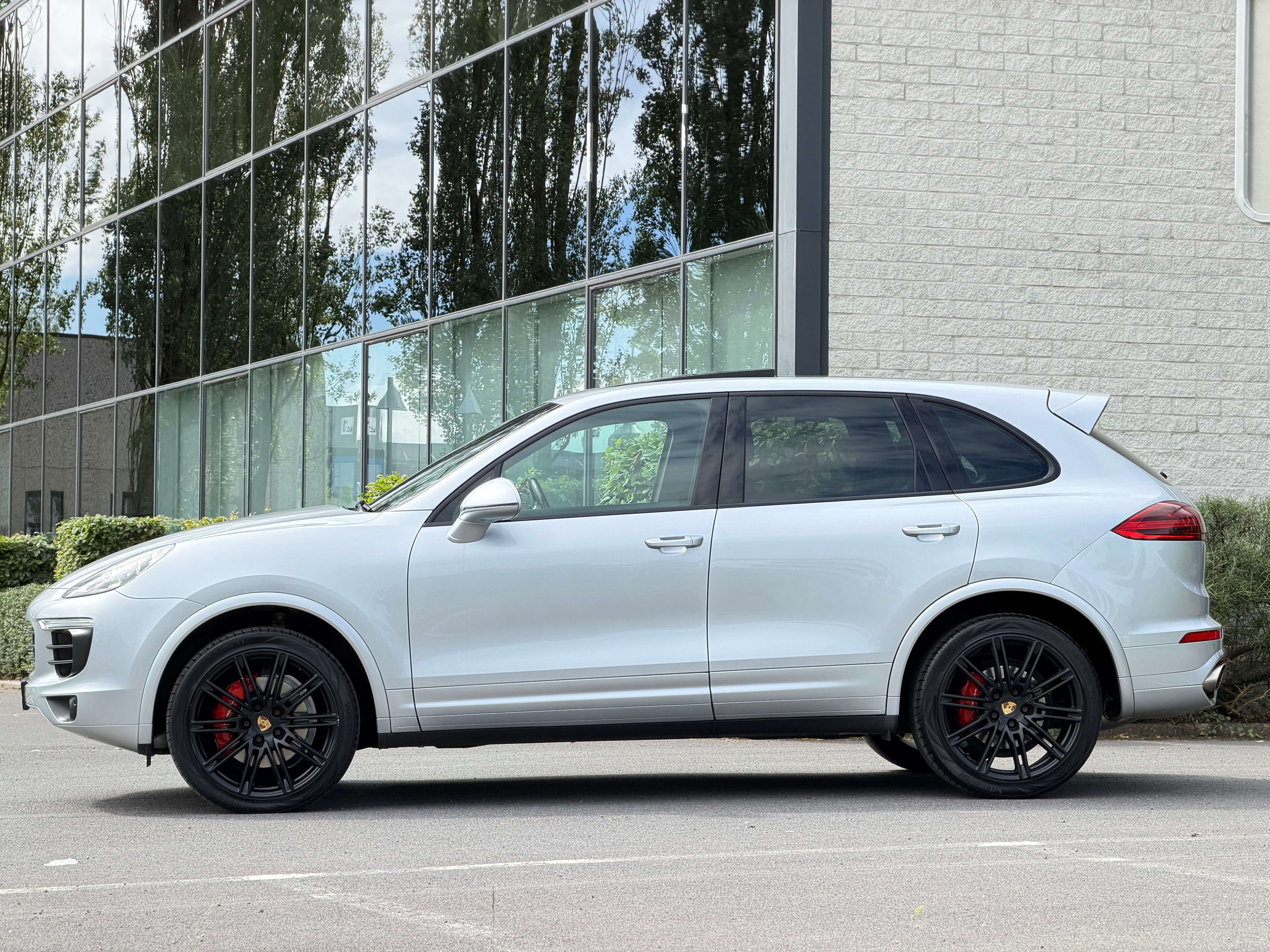 Porsche Cayenne RÉSERVÉ !!