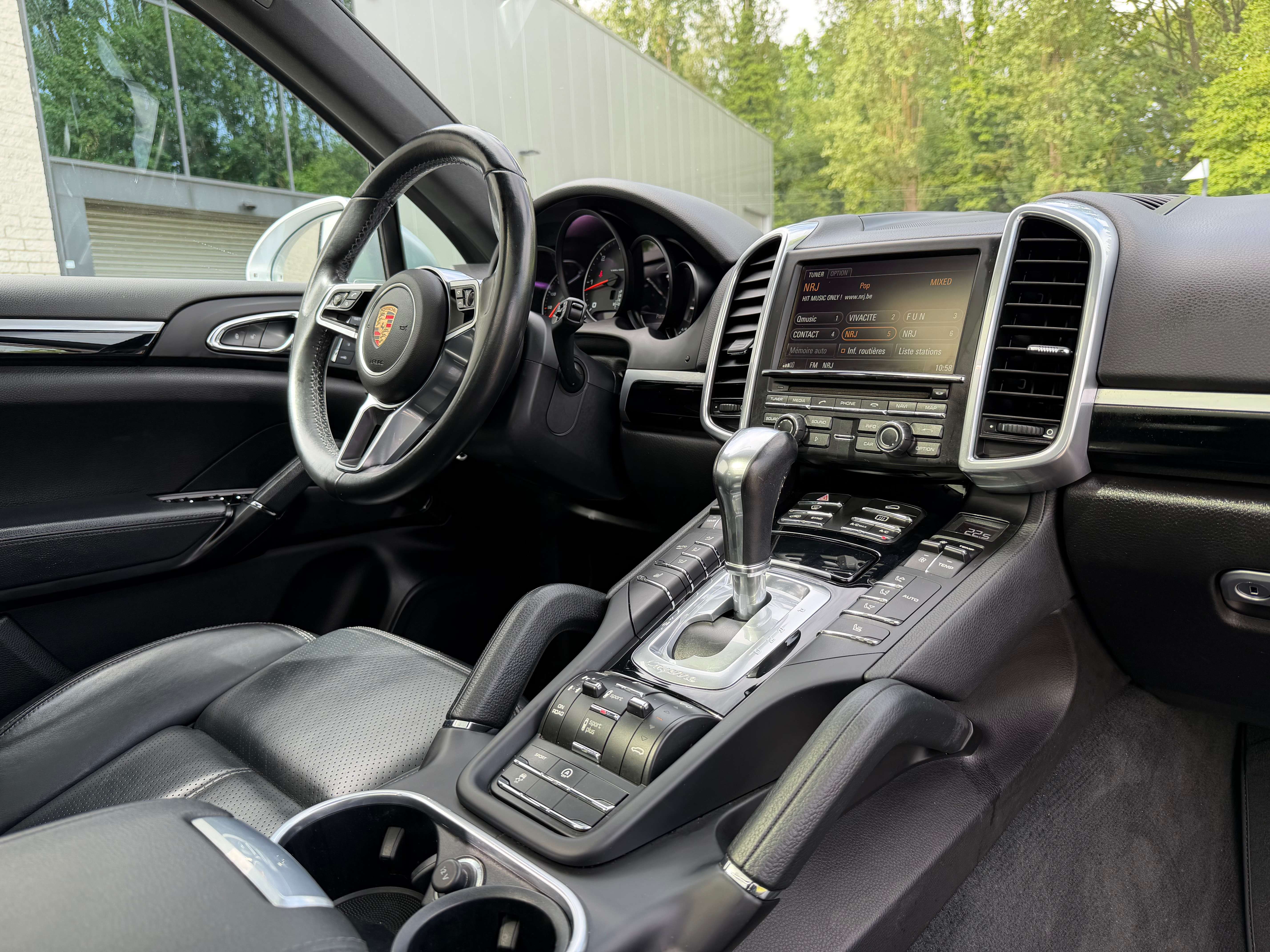 Porsche Cayenne RÉSERVÉ !!