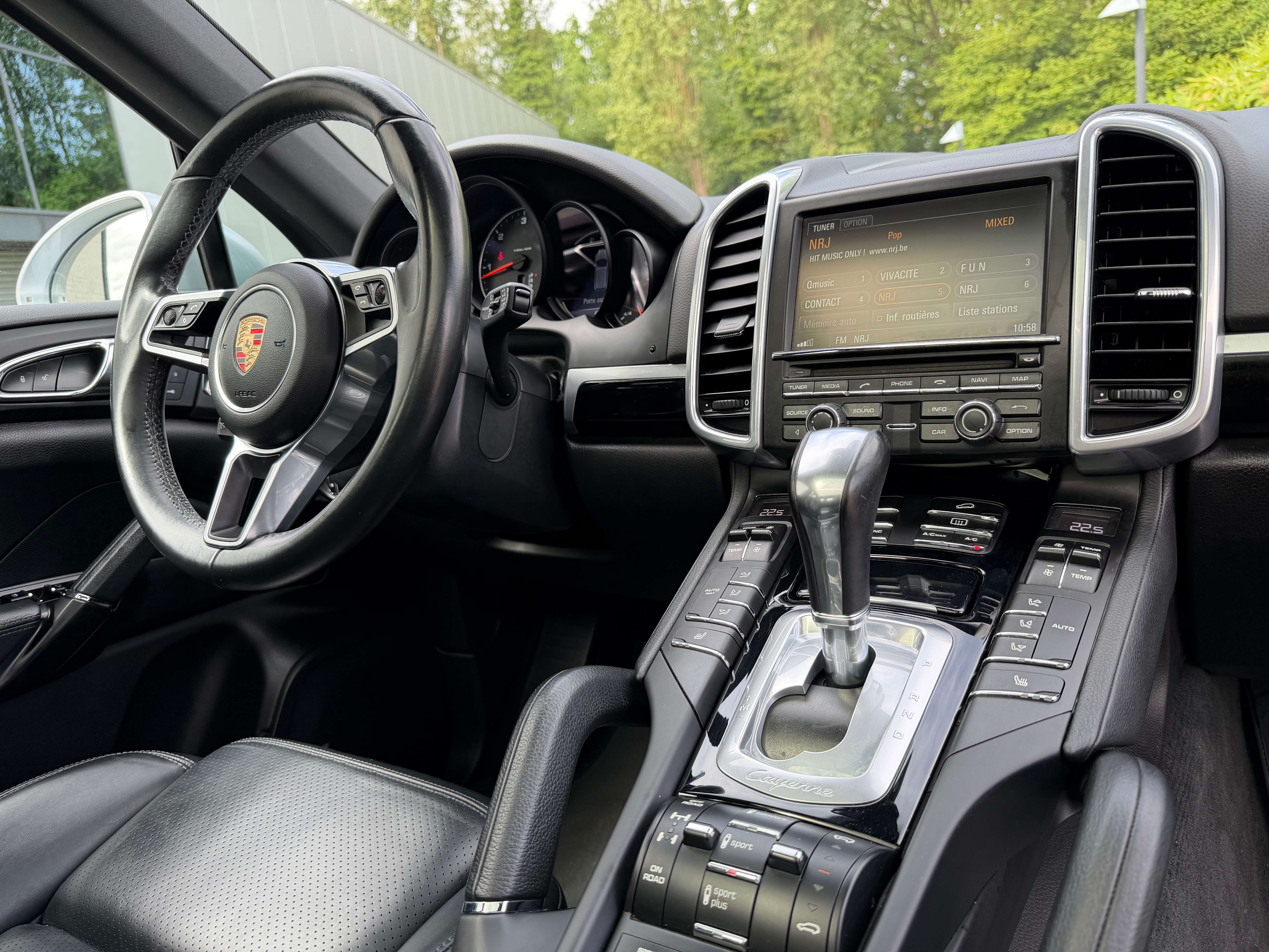 Porsche Cayenne RÉSERVÉ !!