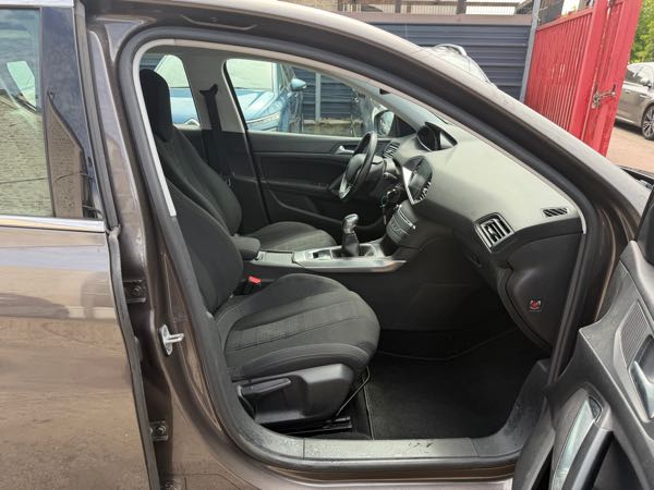 Peugeot 308 II (2) 110CV ALLURE BV5