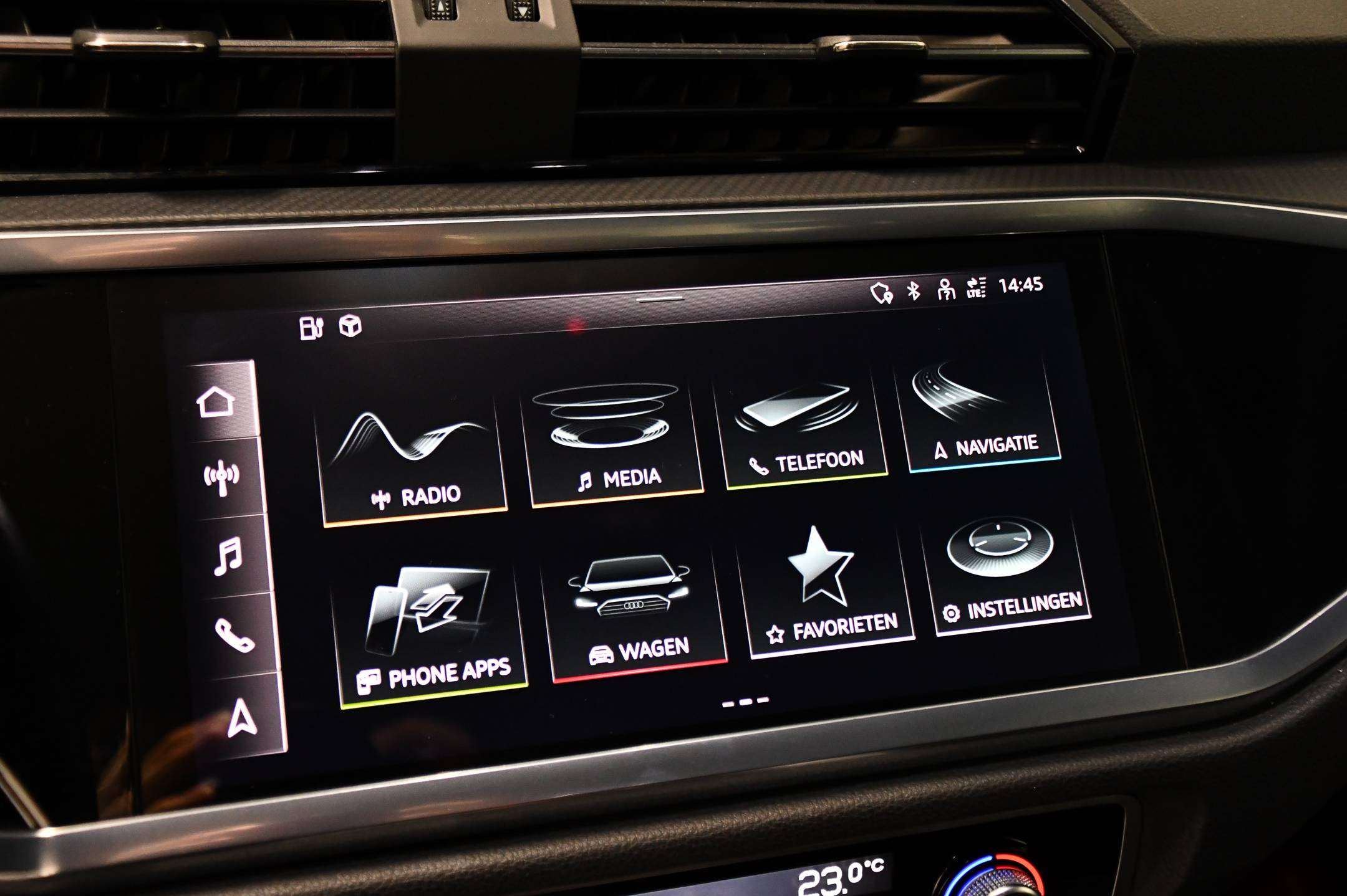 Audi Q3 Q3 Plug in Hybride l Adaptive Cruise Control l Camera l Zetelverwarming l Getinte ramen