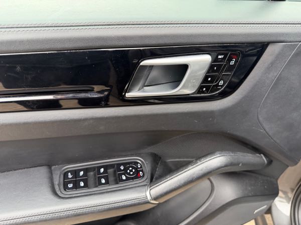 Porsche Cayenne 3.0 HYBRID 462CV