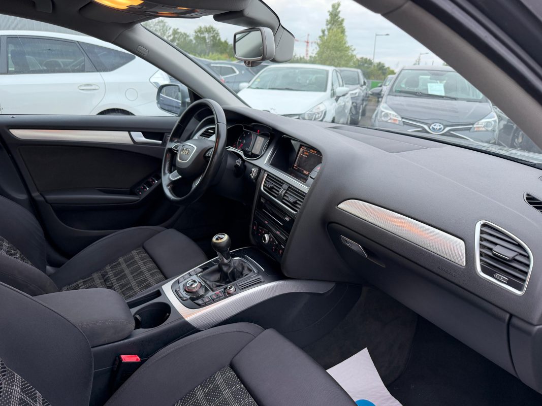 Audi A4 AVANT 2.0 TDI 120 ATTRACTION