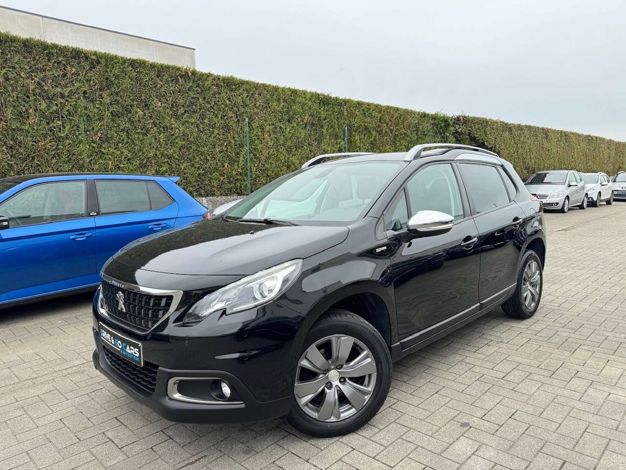 Peugeot 2008 1.2i Benzine - Navigatie - Parkeersensoren - Led