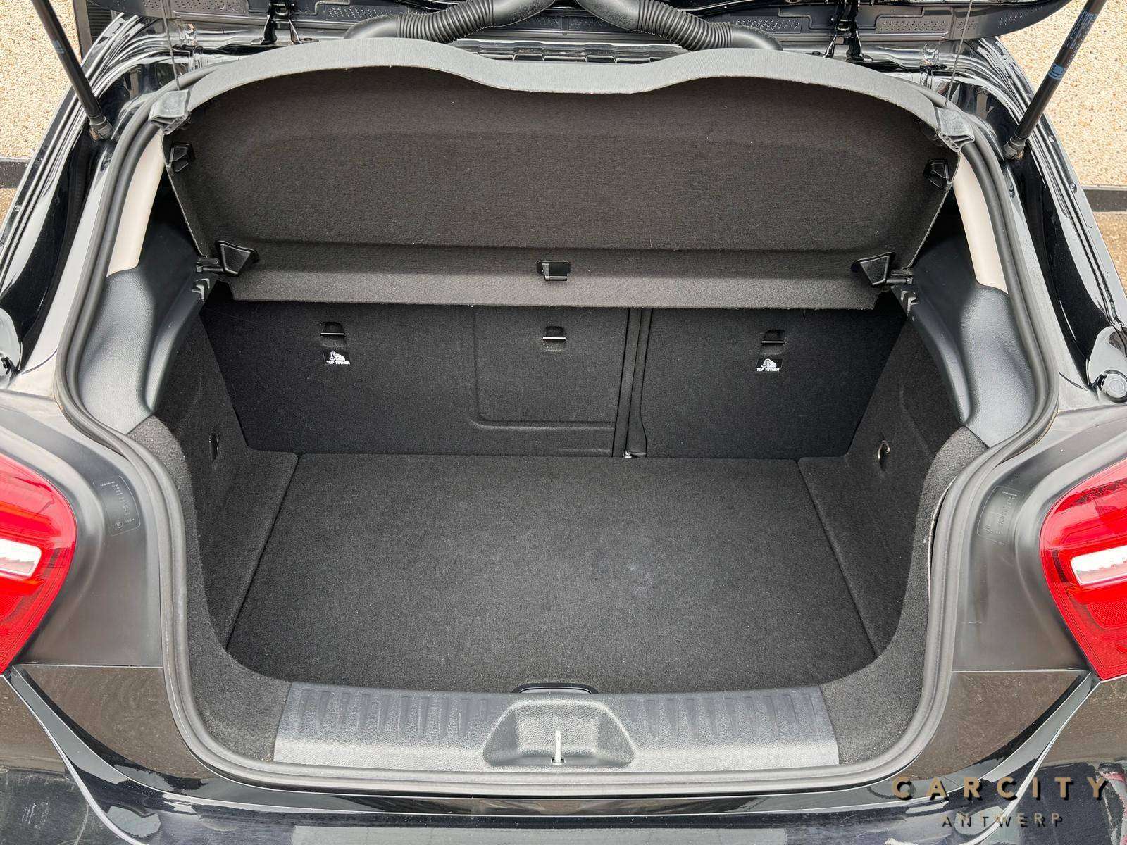 Mercedes-Benz A 180 A 180 BlueEFFICIENCY | NAVI | BLUETOOTH | LED | ZETELVERWARMING |