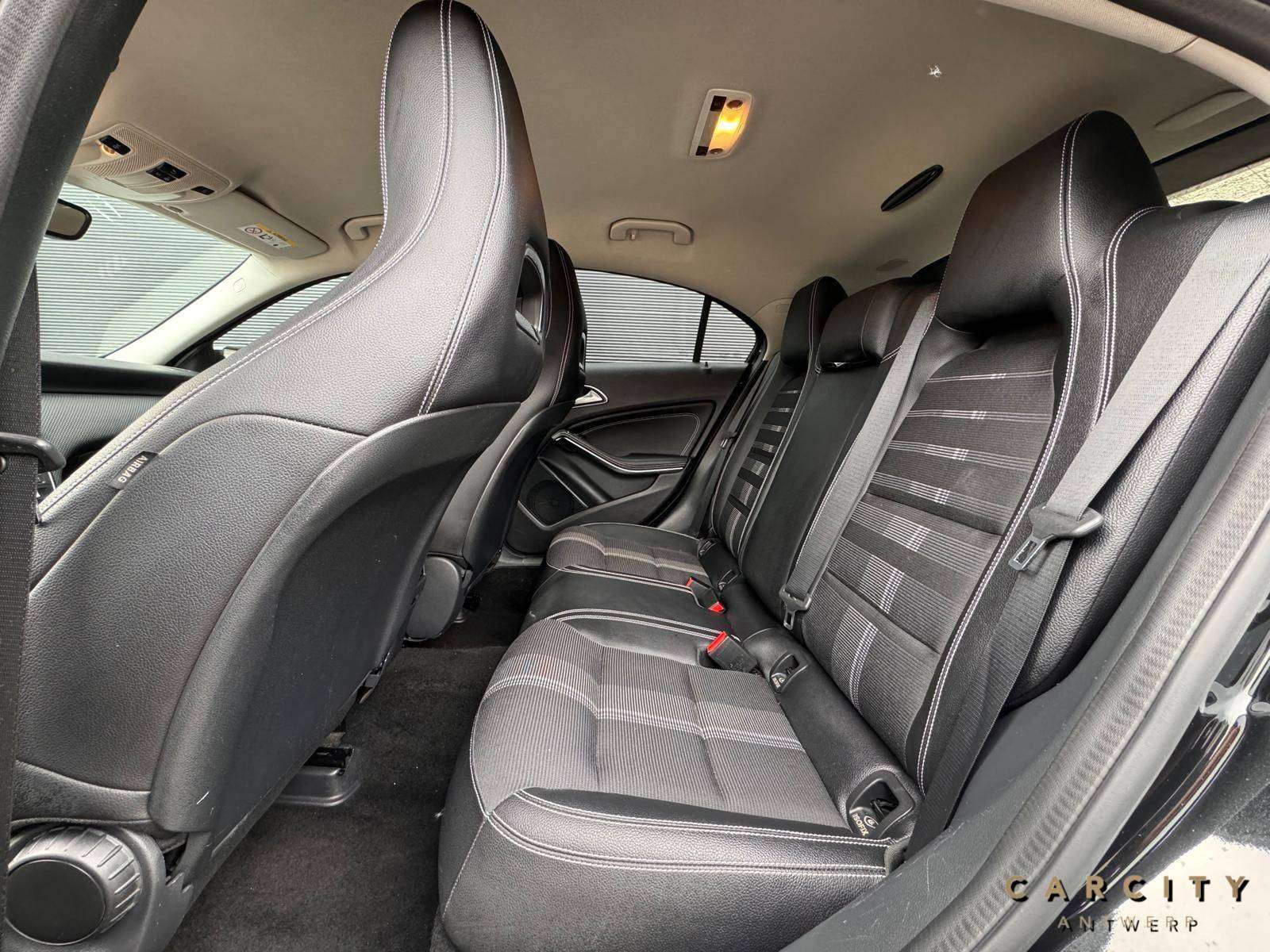 Mercedes-Benz A 180 A 180 BlueEFFICIENCY | NAVI | BLUETOOTH | LED | ZETELVERWARMING |