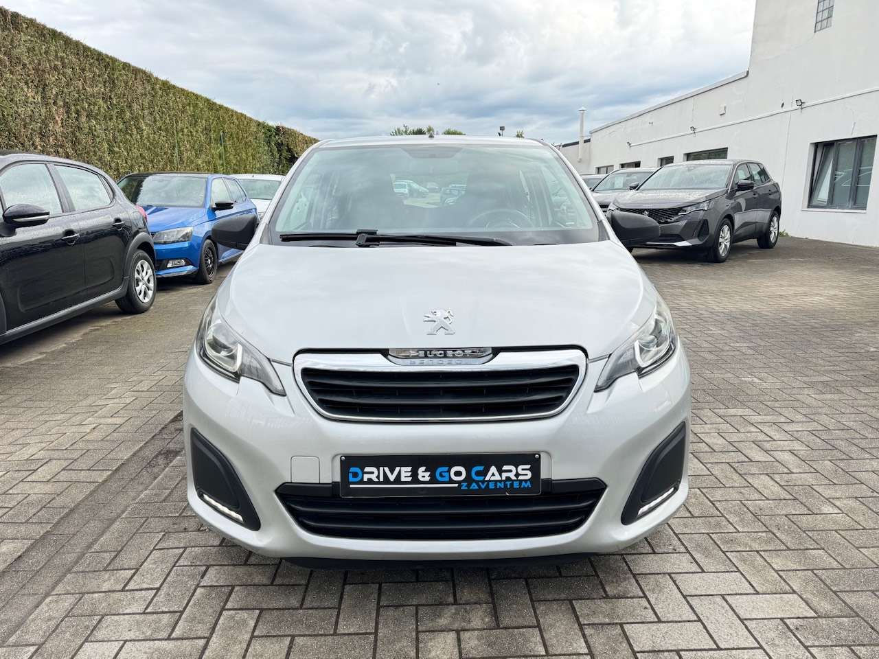Peugeot 108 1.0i Benzine ** 1 JAAR GARANTIE ** !!
