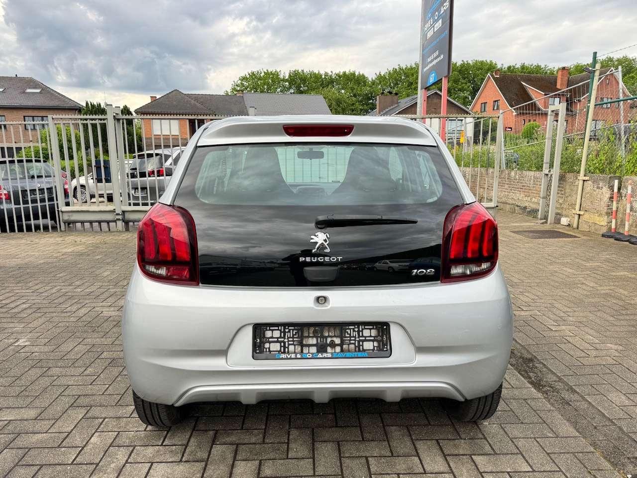 Peugeot 108 1.0i Benzine ** 1 JAAR GARANTIE ** !!