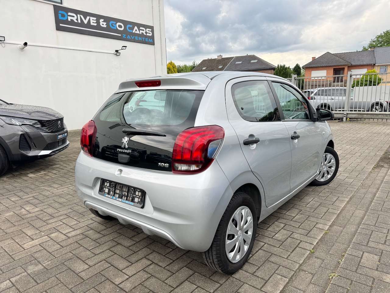 Peugeot 108 1.0i Benzine ** 1 JAAR GARANTIE ** !!