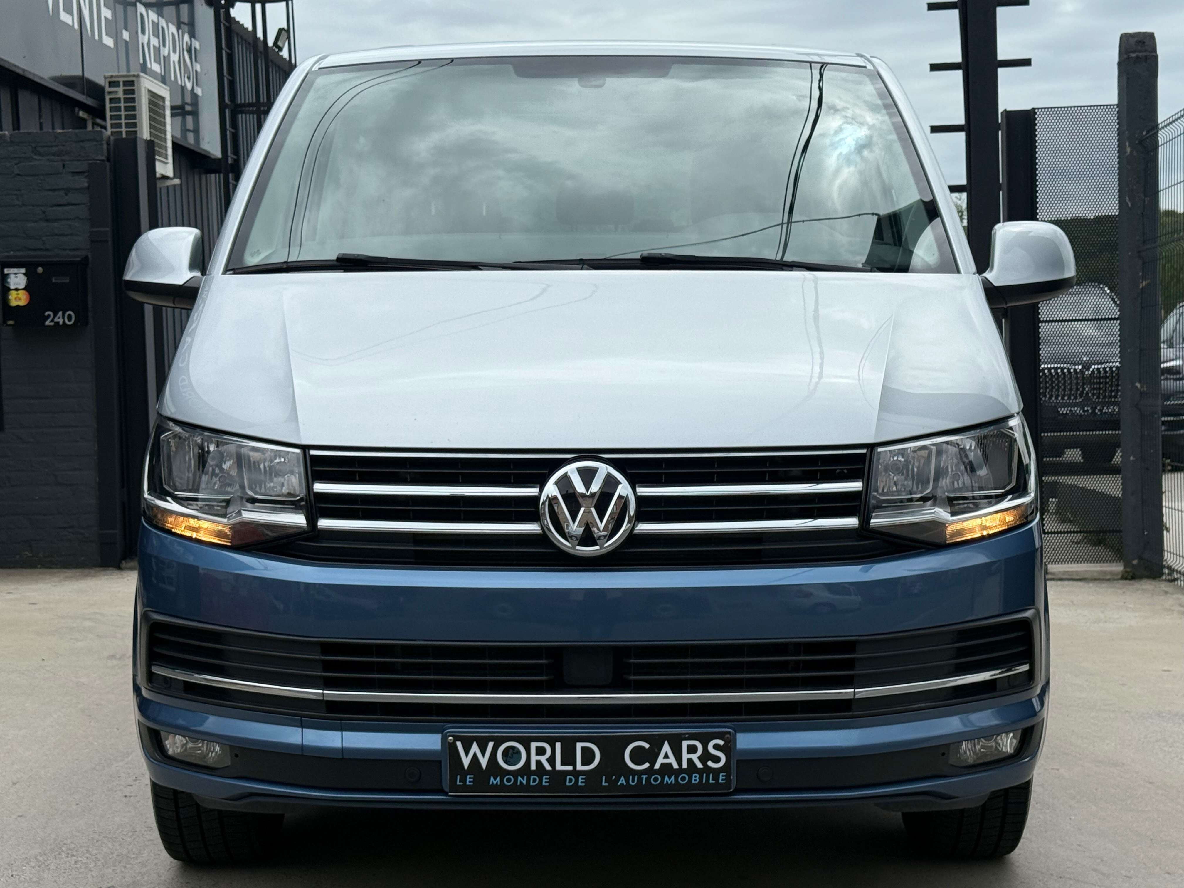 Volkswagen T6 Caravelle 2.0 TDi 150CV DSG TVAC*BTWIN - 8 PLACES- DISTRONIC - CAMERA - NAVIGATION - CARPLAY- FRONT ASSIST - GARANTIE 12MOIS
