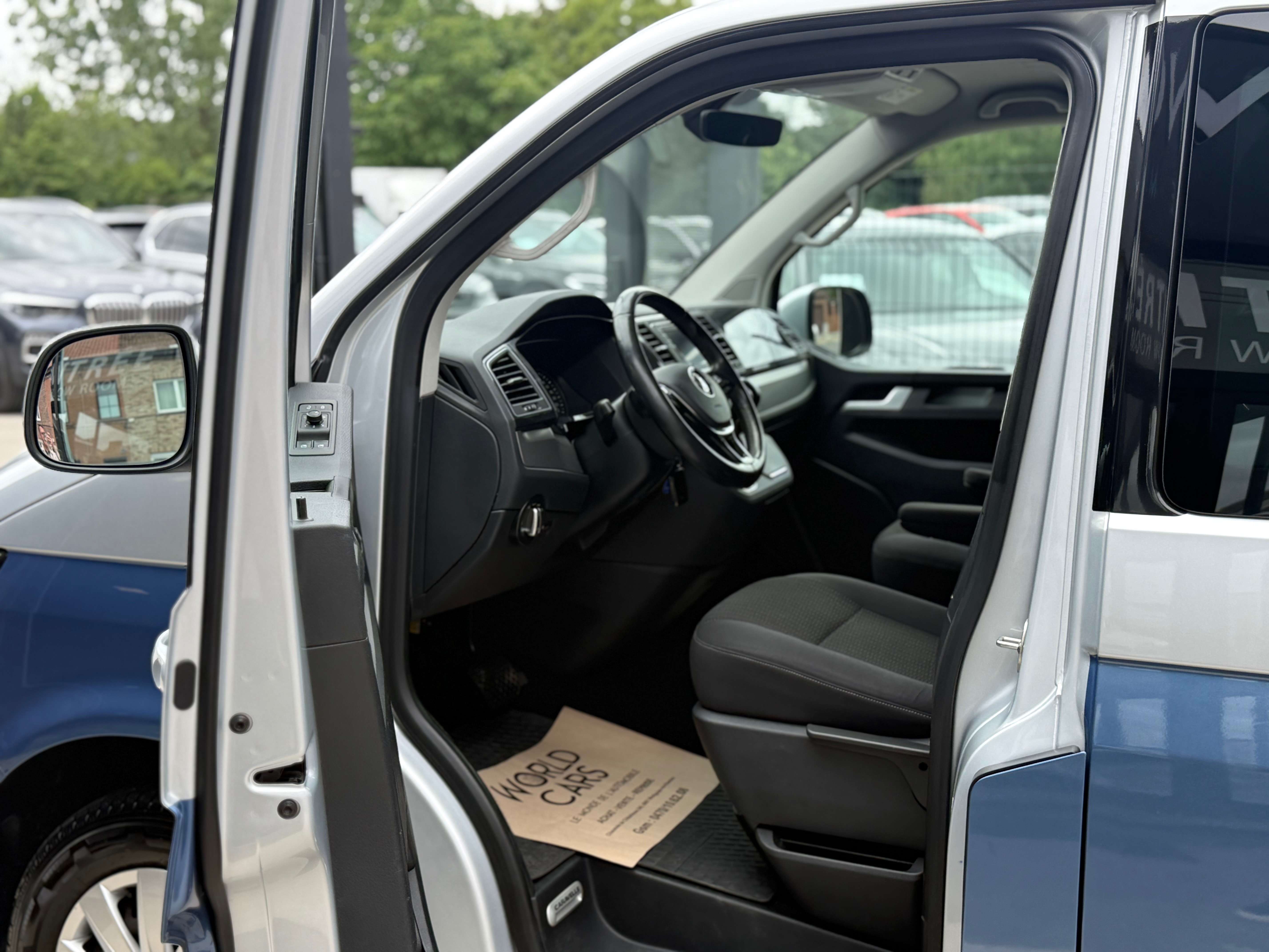 Volkswagen T6 Caravelle 2.0 TDi 150CV DSG TVAC*BTWIN - 8 PLACES- DISTRONIC - CAMERA - NAVIGATION - CARPLAY- FRONT ASSIST - GARANTIE 12MOIS