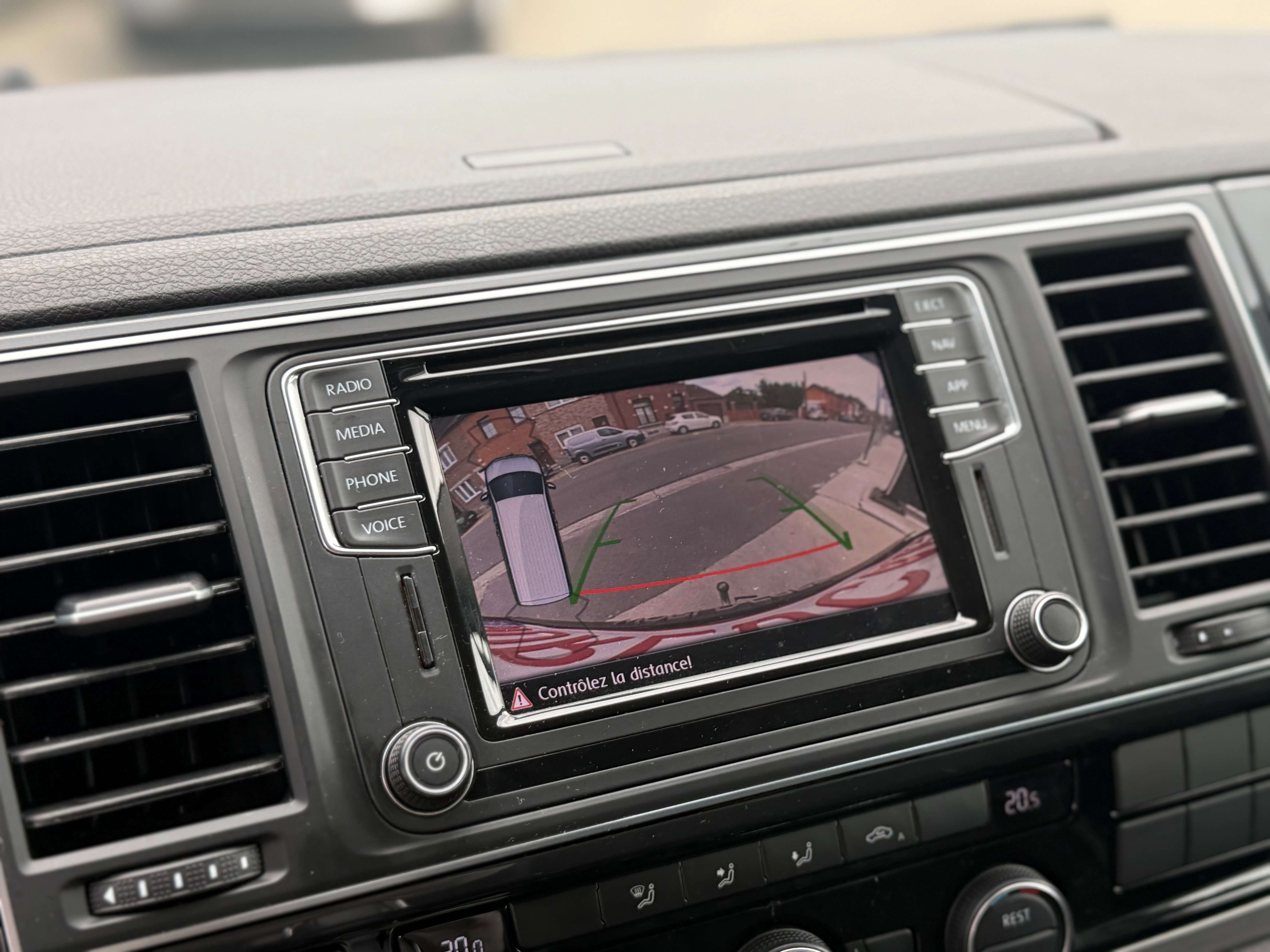 Volkswagen T6 Caravelle 2.0 TDi 150CV DSG TVAC*BTWIN - 8 PLACES- DISTRONIC - CAMERA - NAVIGATION - CARPLAY- FRONT ASSIST - GARANTIE 12MOIS