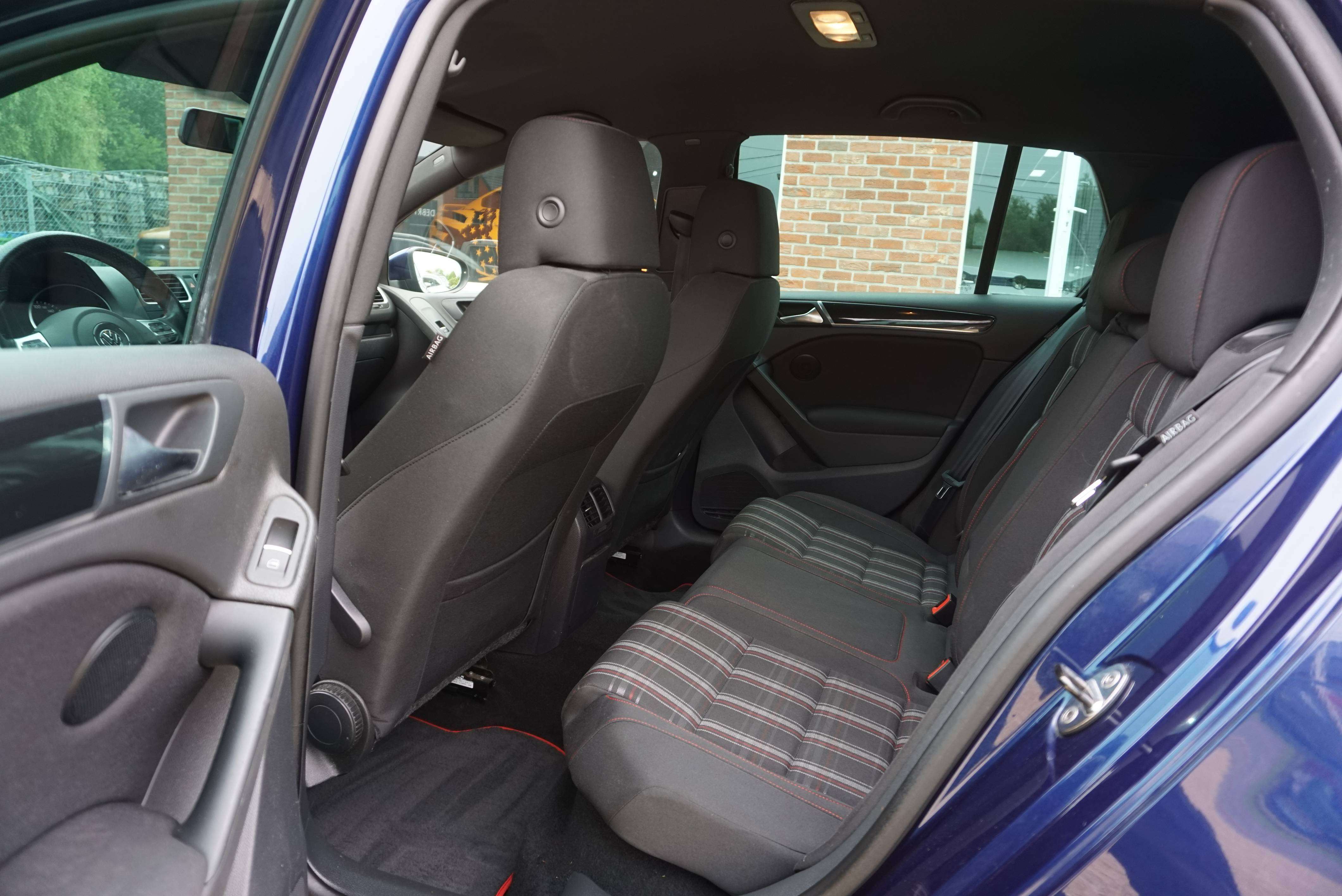 Volkswagen Golf GTI 2.0 TSI DSG6 BI-XENON PDC CLIMTRONIC CARNET COMPLET