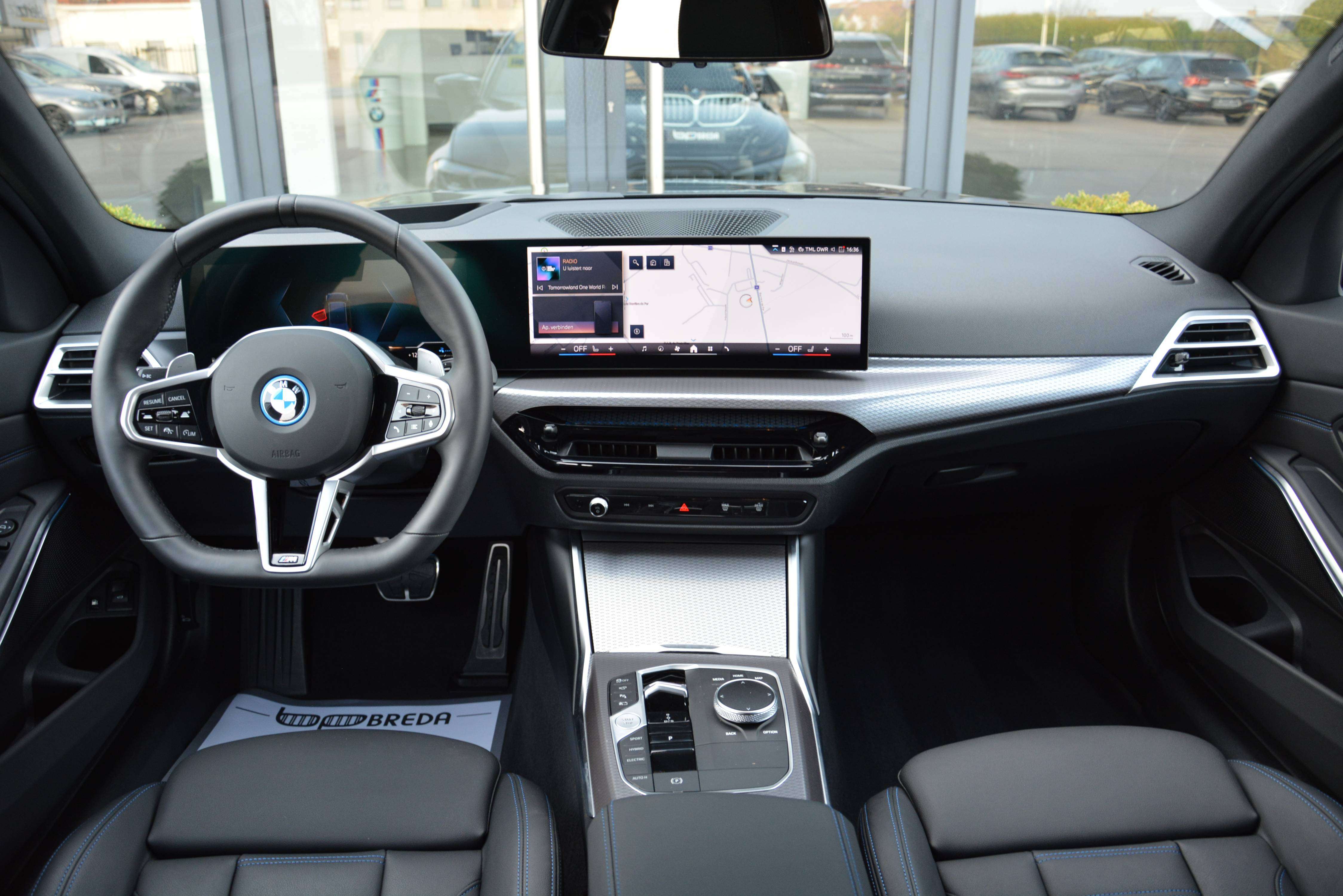 BMW 330 e Touring M-Performance LCI II/ACC/HUD/360cam/Keyless