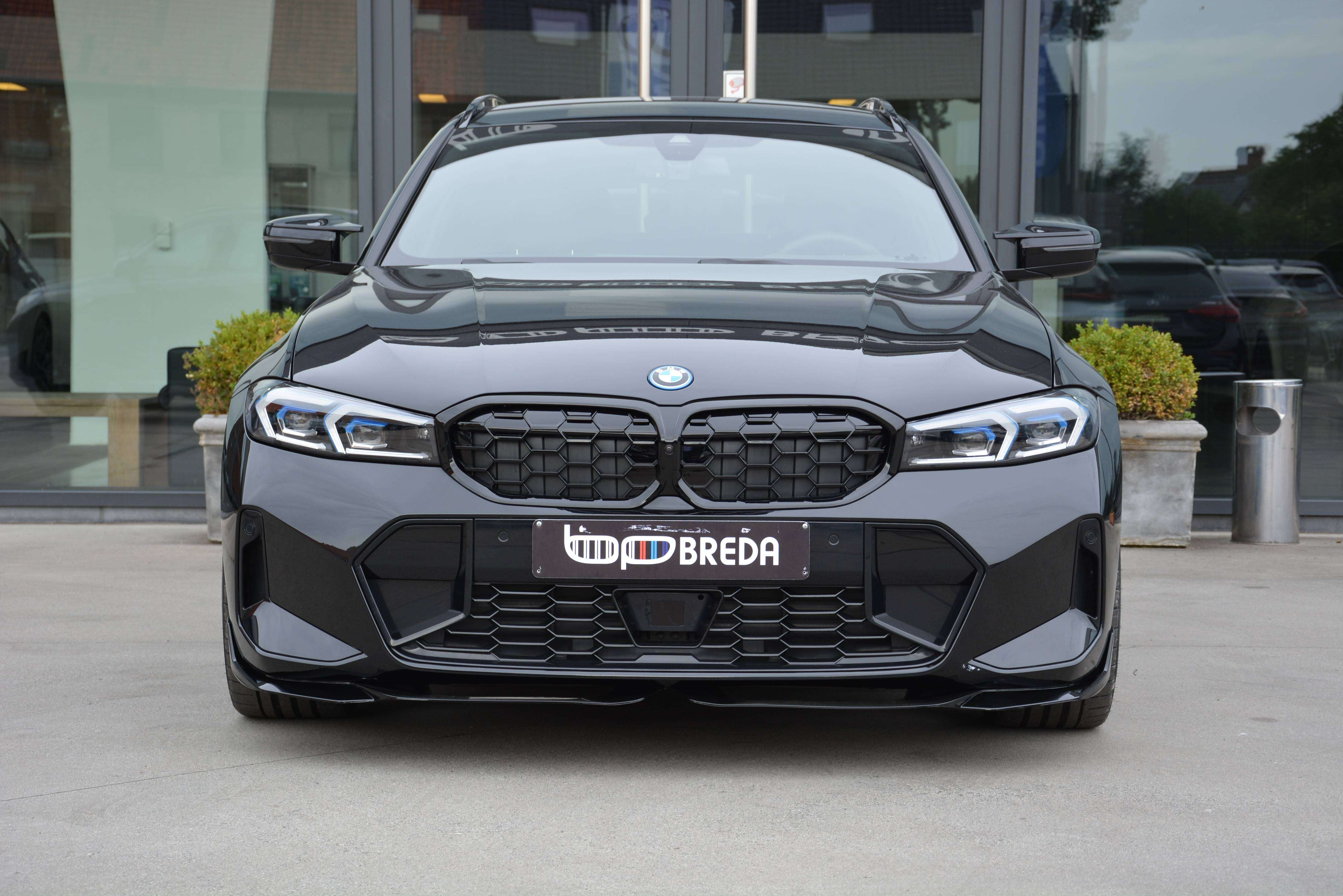 BMW 330 e Touring M-Performance LCI II/ACC/HUD/360cam/Keyless