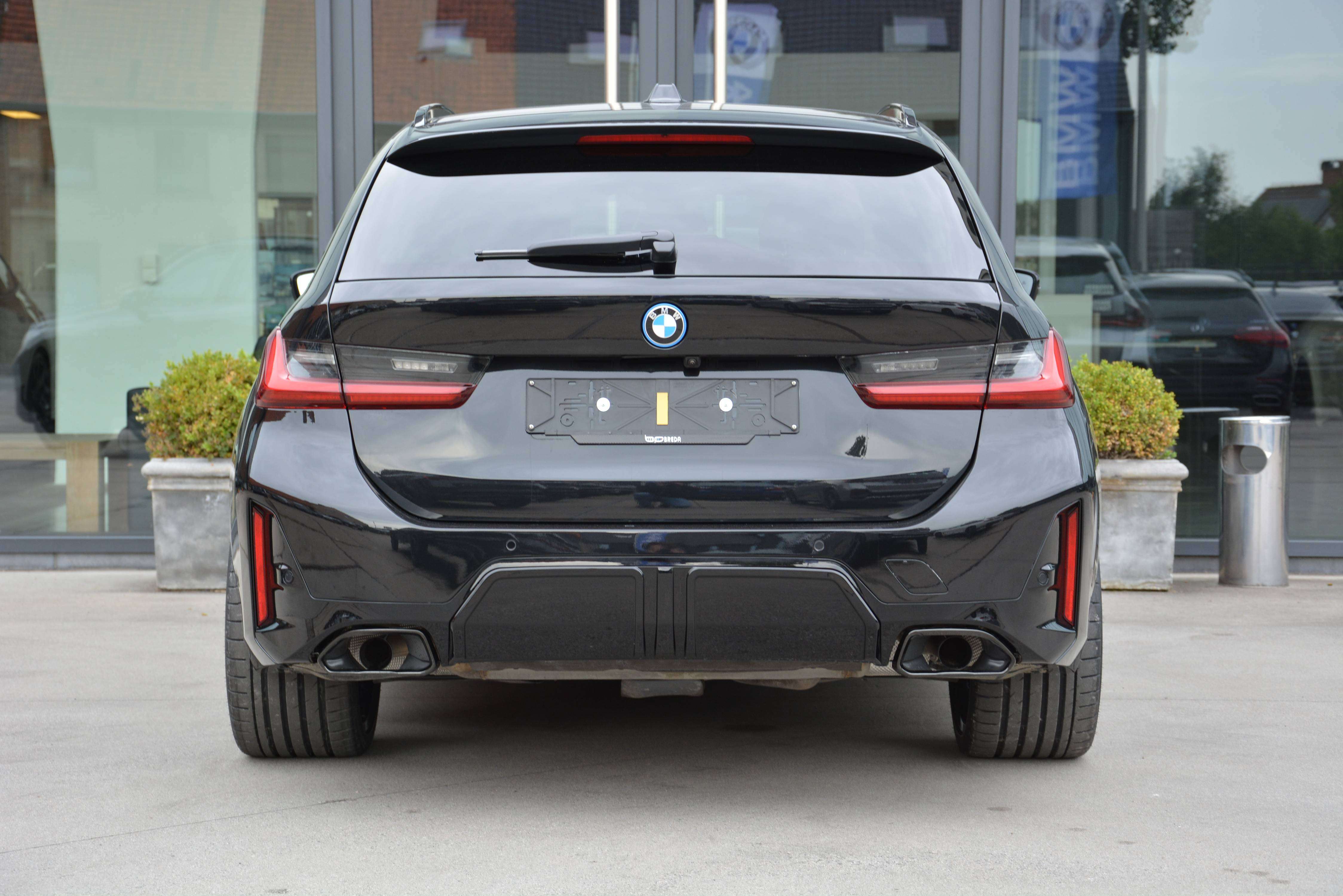 BMW 330 e Touring M-Performance LCI II/ACC/HUD/360cam/Keyless