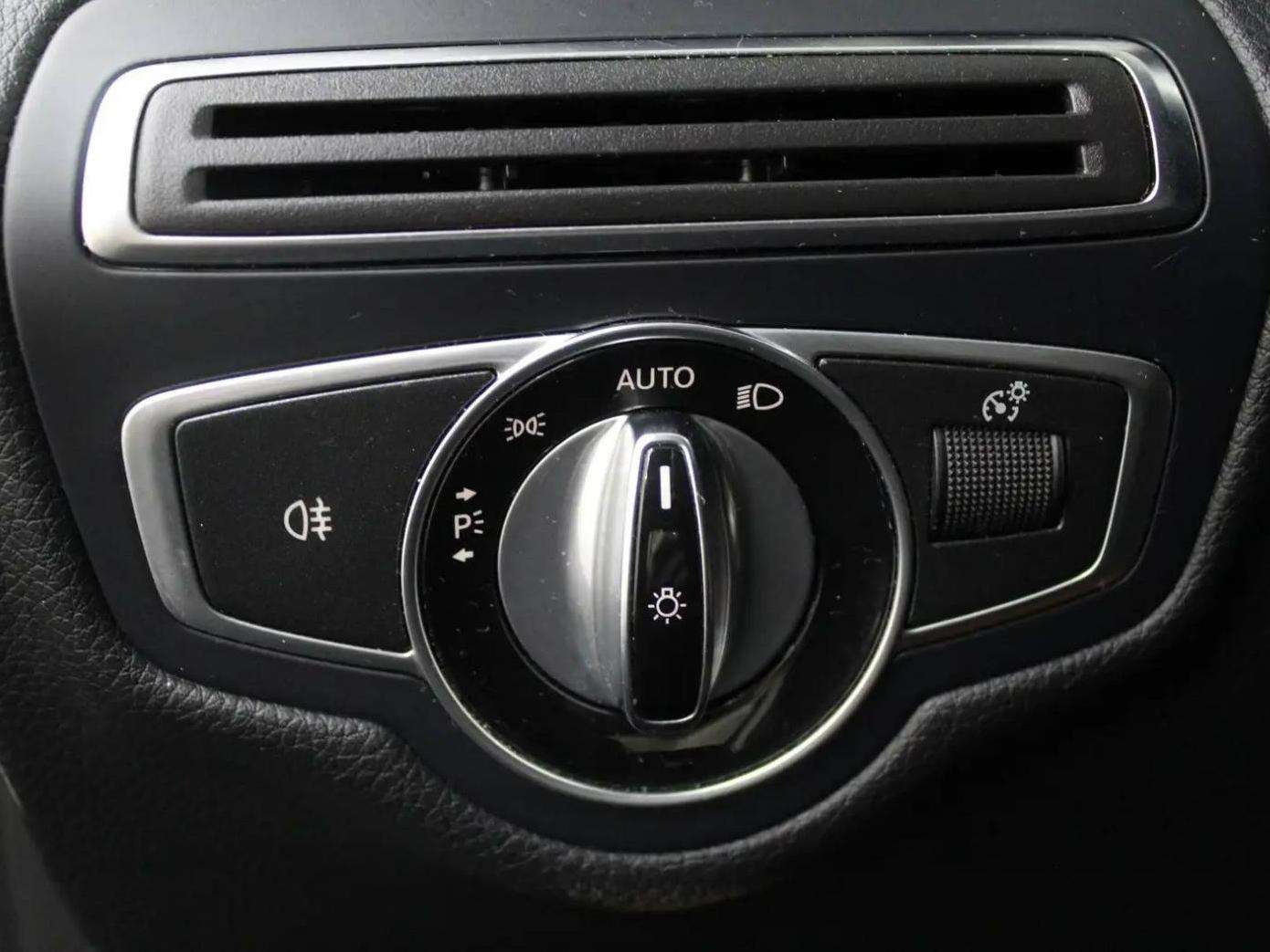 Mercedes-Benz GLC 250 GLC 250 4-Matic * AMG * PANO * GARANTIE *