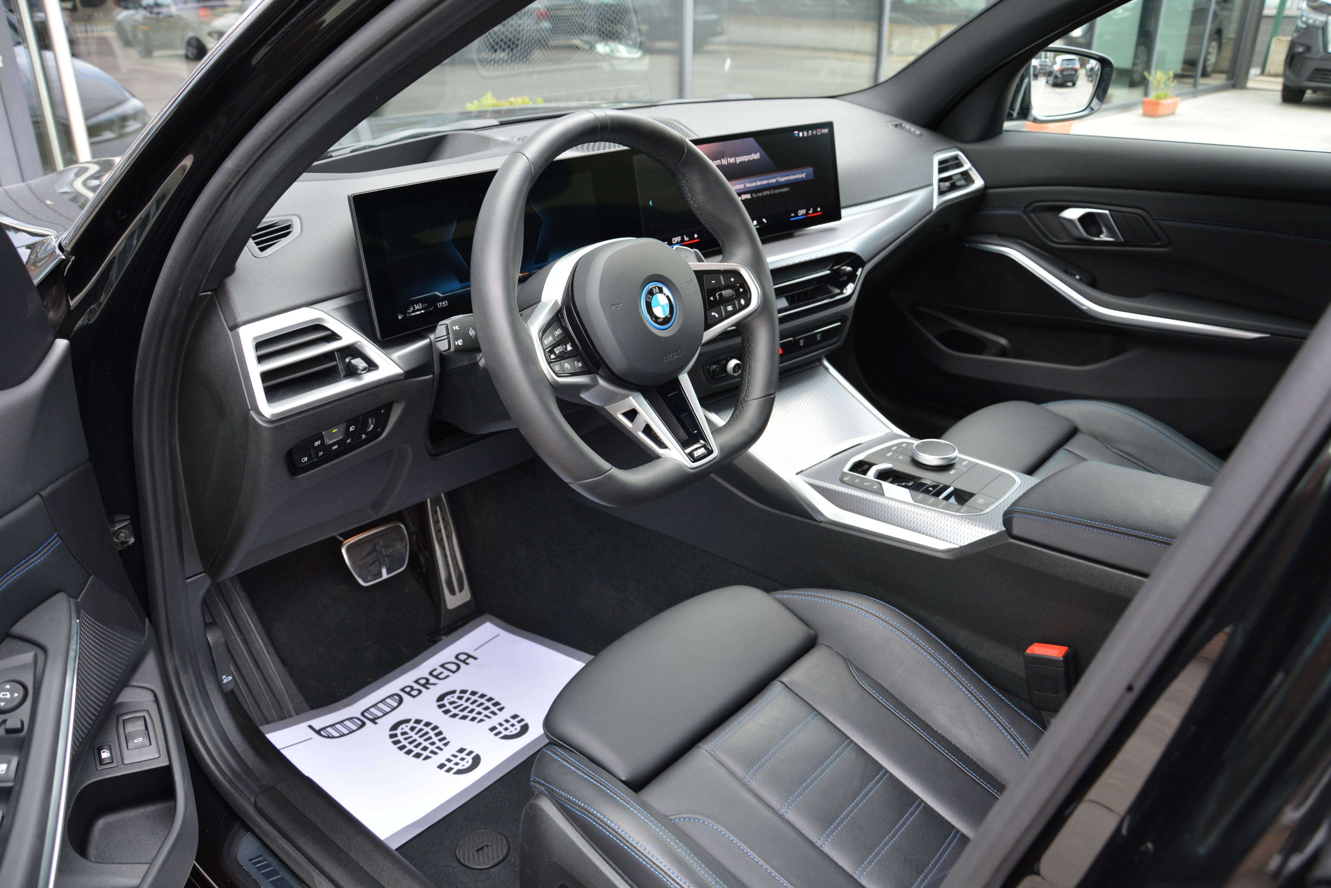BMW 330 e M-Performance LCI II/ACC/HUD/360cam/Keyless