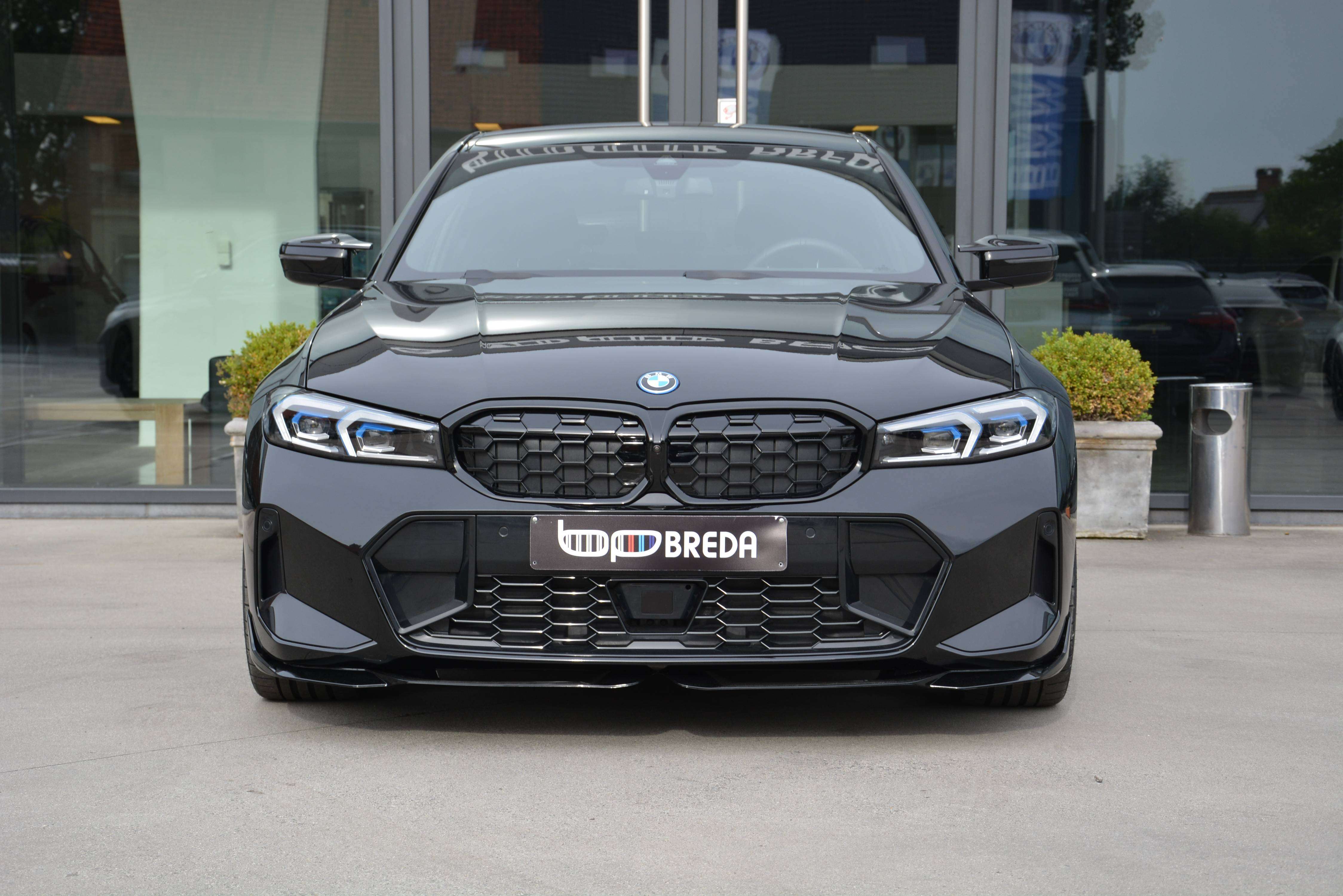BMW 330 e M-Performance LCI II/ACC/HUD/360cam/Keyless