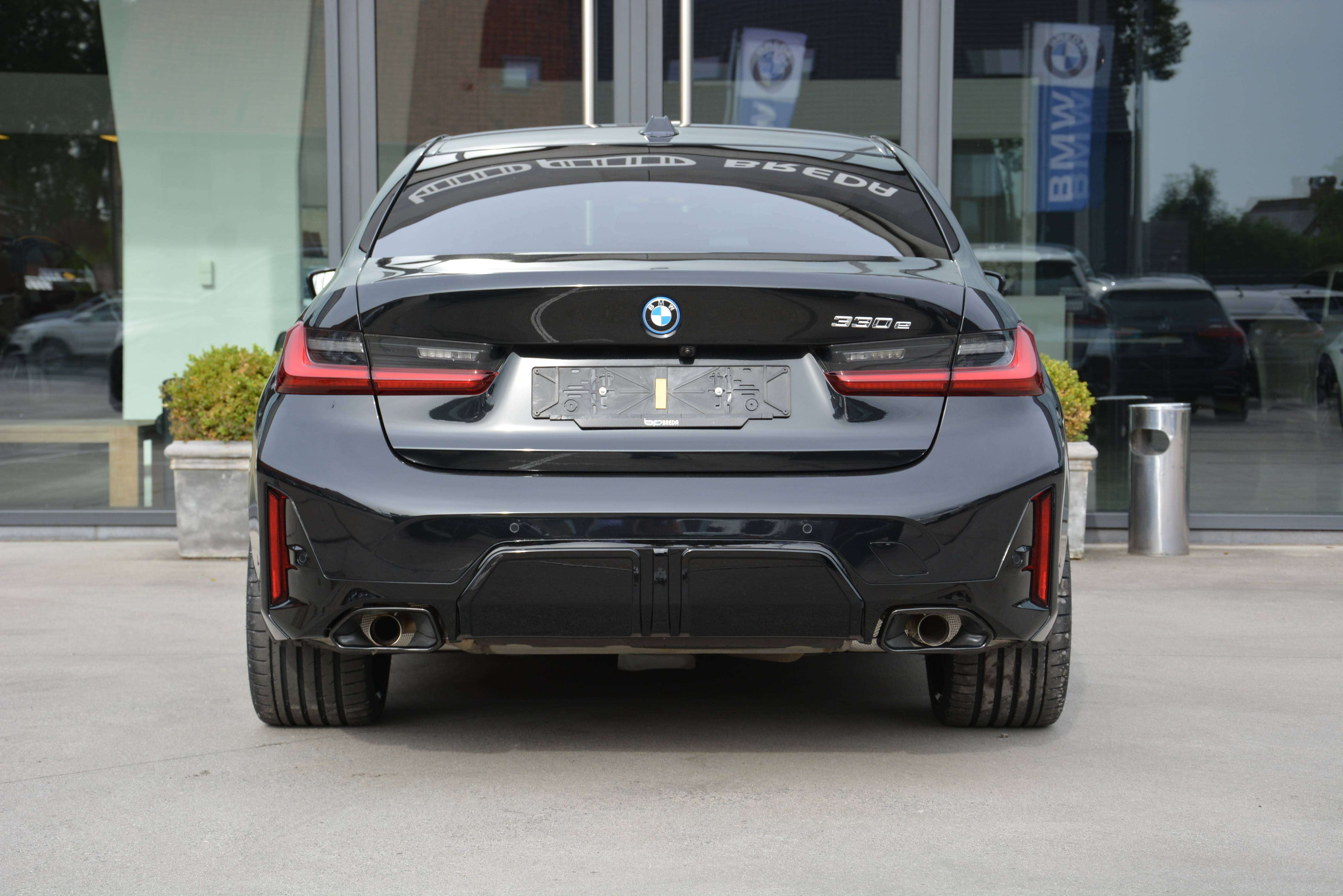 BMW 330 e M-Performance LCI II/ACC/HUD/360cam/Keyless