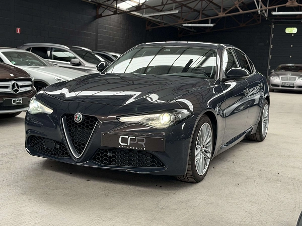 Alfa Romeo Giulia 2.2 JTDm * GPS * RADAR * LED * CUIR PARTIEL * GARANTIE