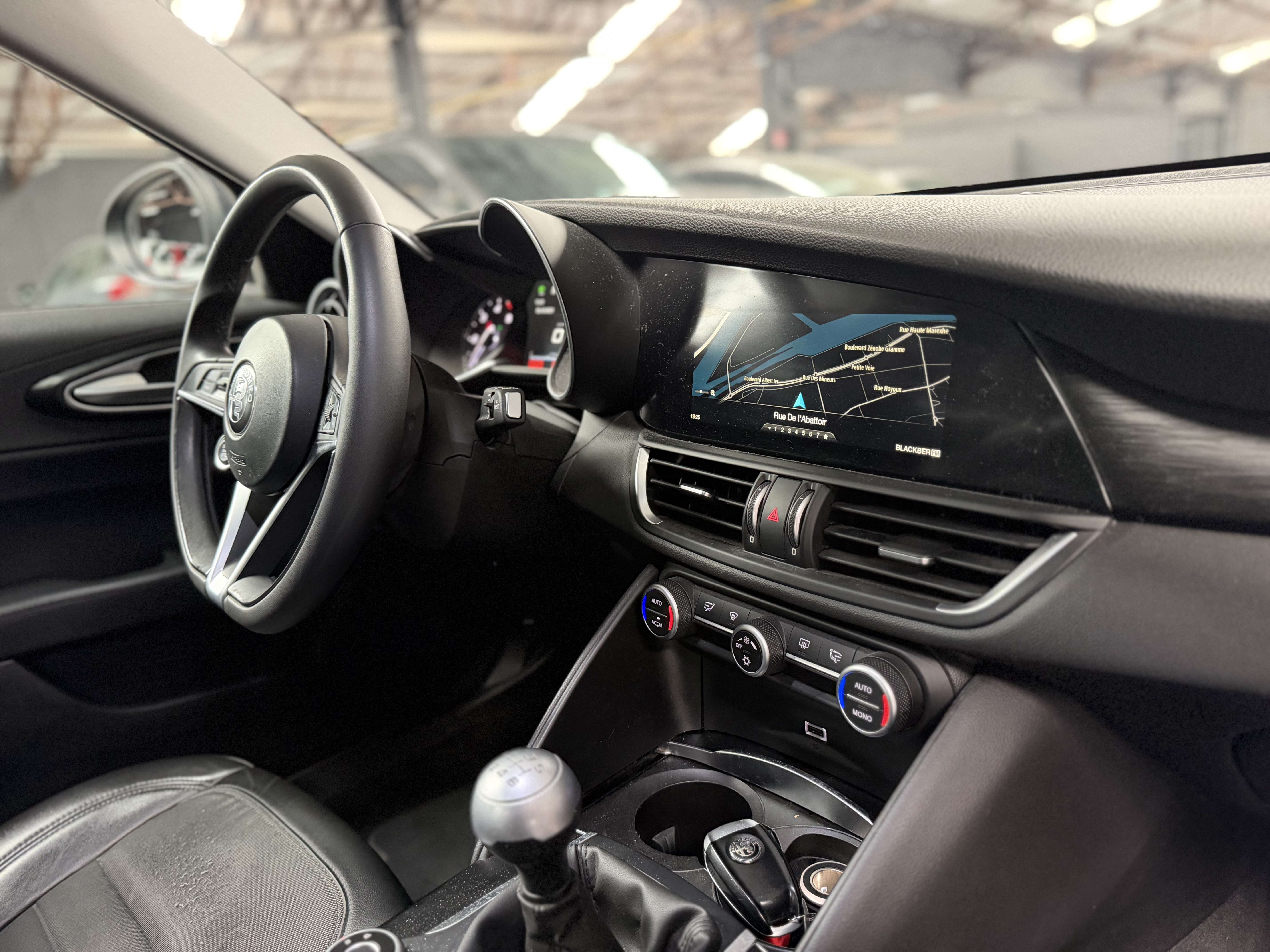 Alfa Romeo Giulia 2.2 JTDm * GPS * RADAR * LED * CUIR PARTIEL * GARANTIE
