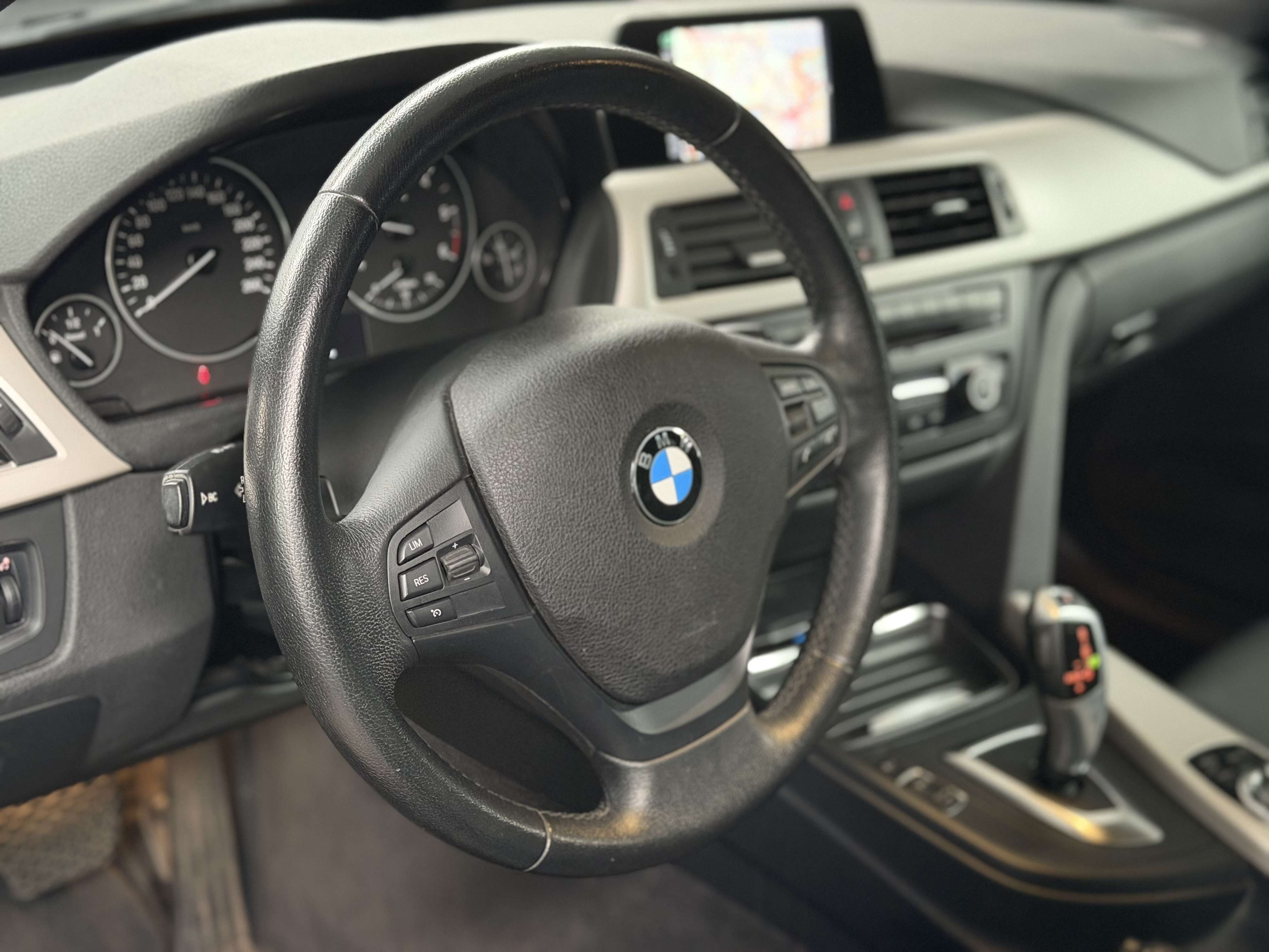 BMW 318 Gran Turismo dA * TVA * GPS * RADAR AR * CUIR * SIEGE CH * GARANTIE