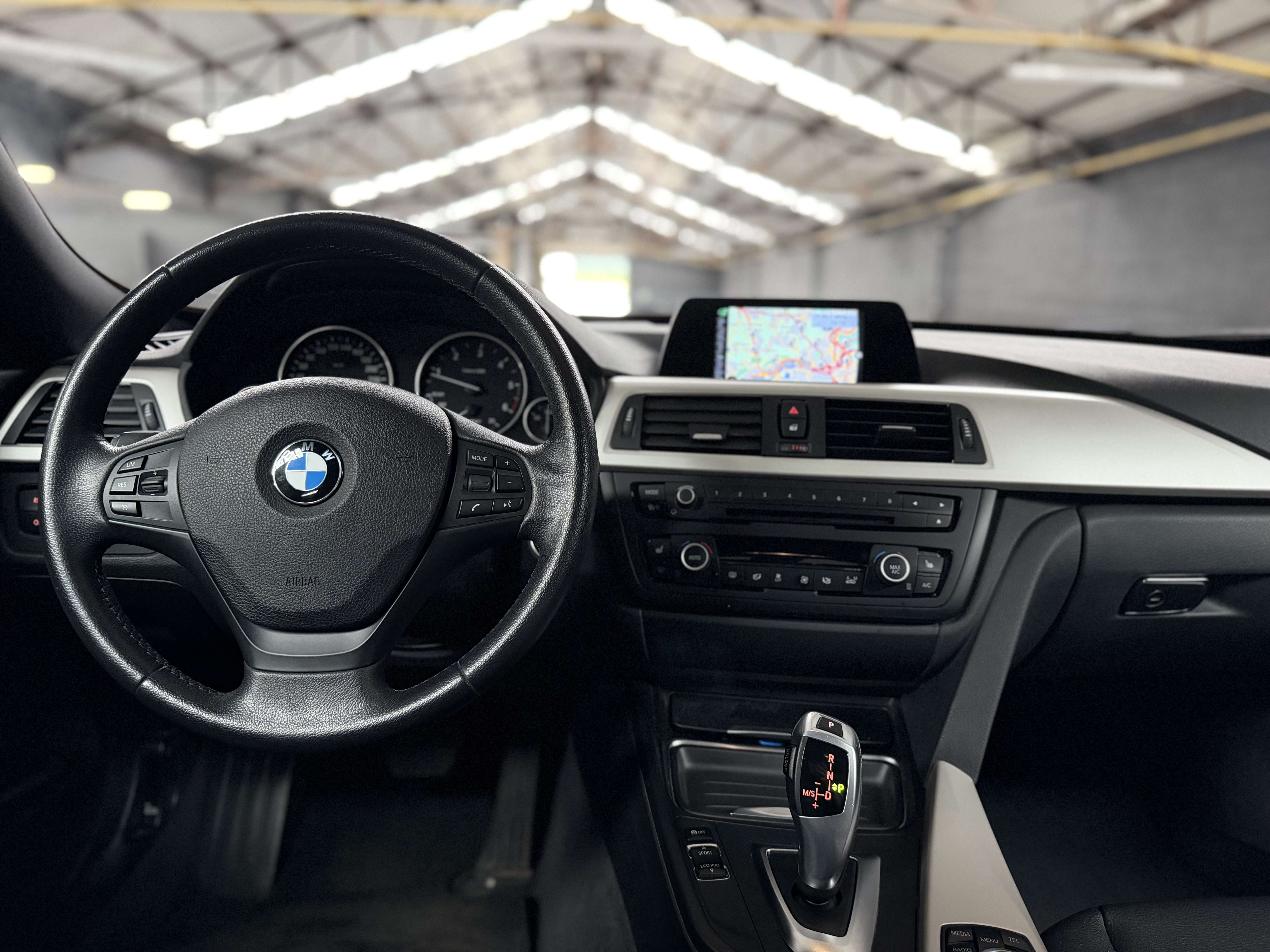BMW 318 Gran Turismo dA * TVA * GPS * RADAR AR * CUIR * SIEGE CH * GARANTIE