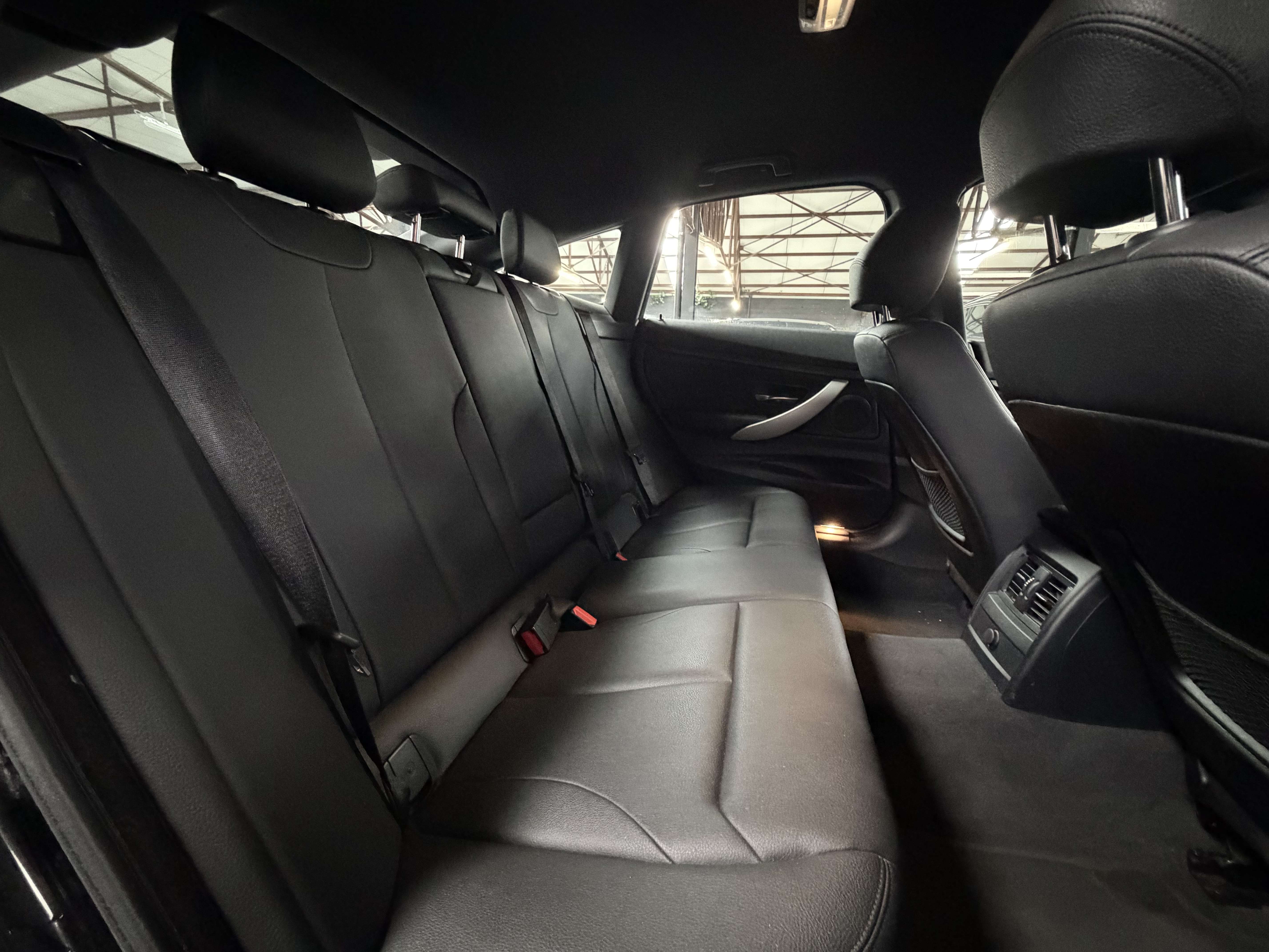 BMW 318 Gran Turismo dA * TVA * GPS * RADAR AR * CUIR * SIEGE CH * GARANTIE