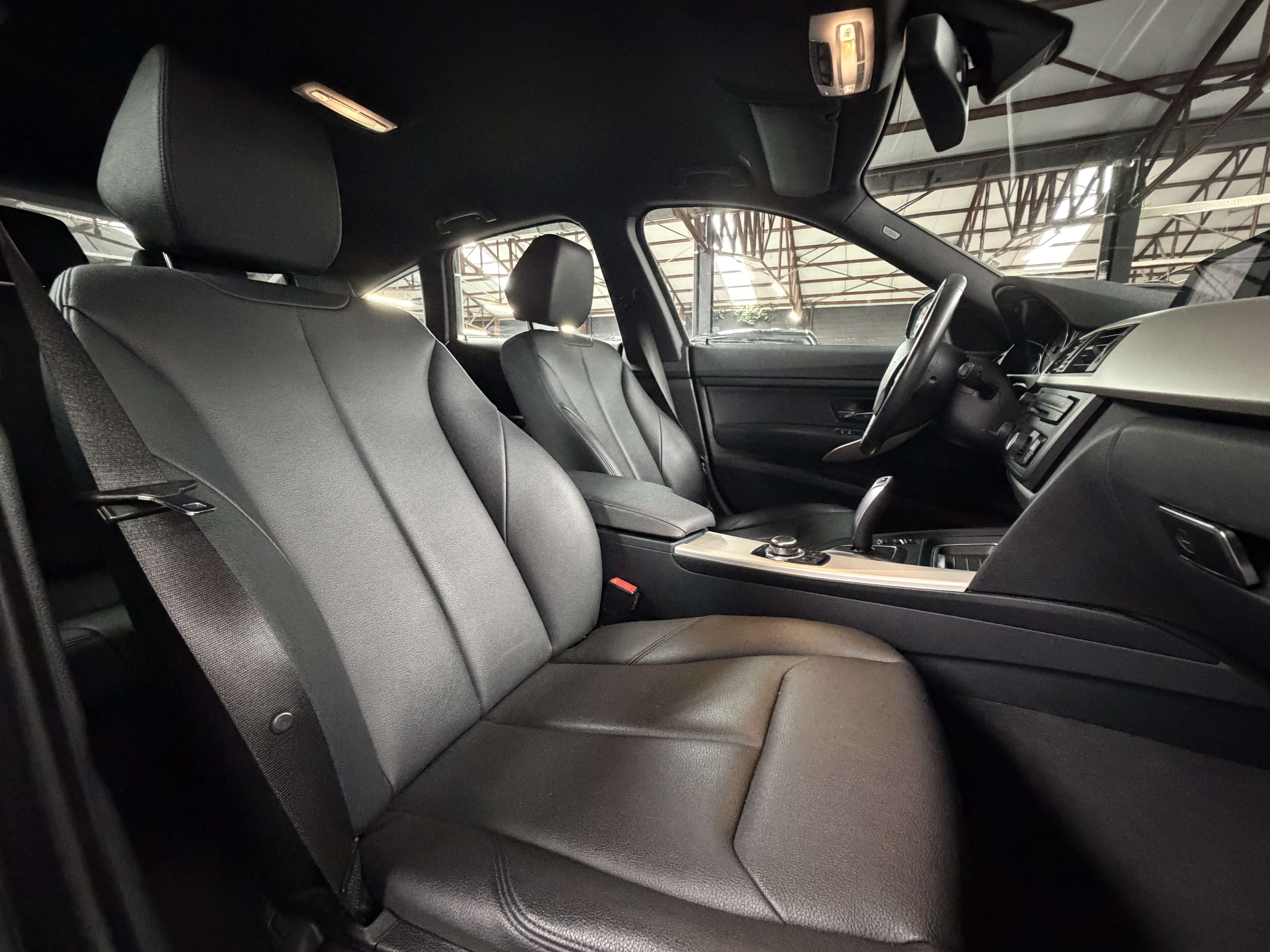BMW 318 Gran Turismo dA * TVA * GPS * RADAR AR * CUIR * SIEGE CH * GARANTIE