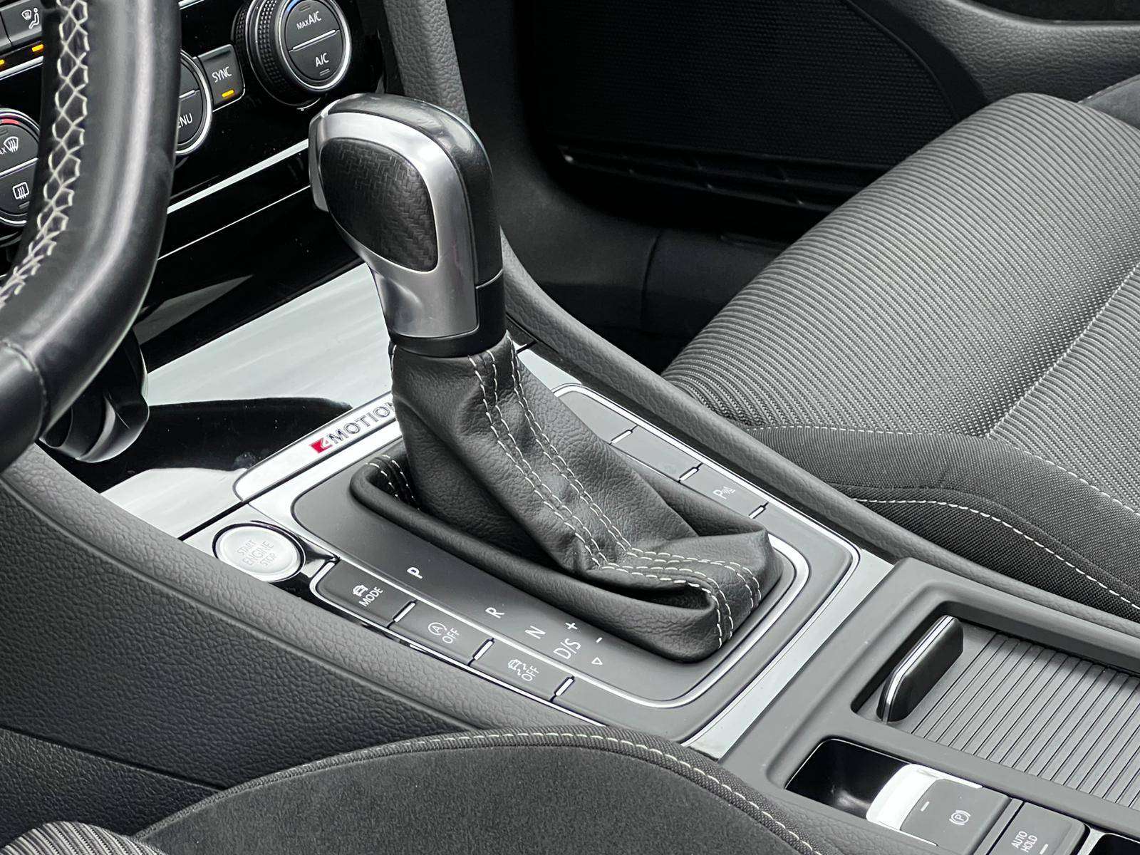 Volkswagen Golf R 2.0 TSI 4motion DSG COCKPIT TOIT-PANO CARNET ACC