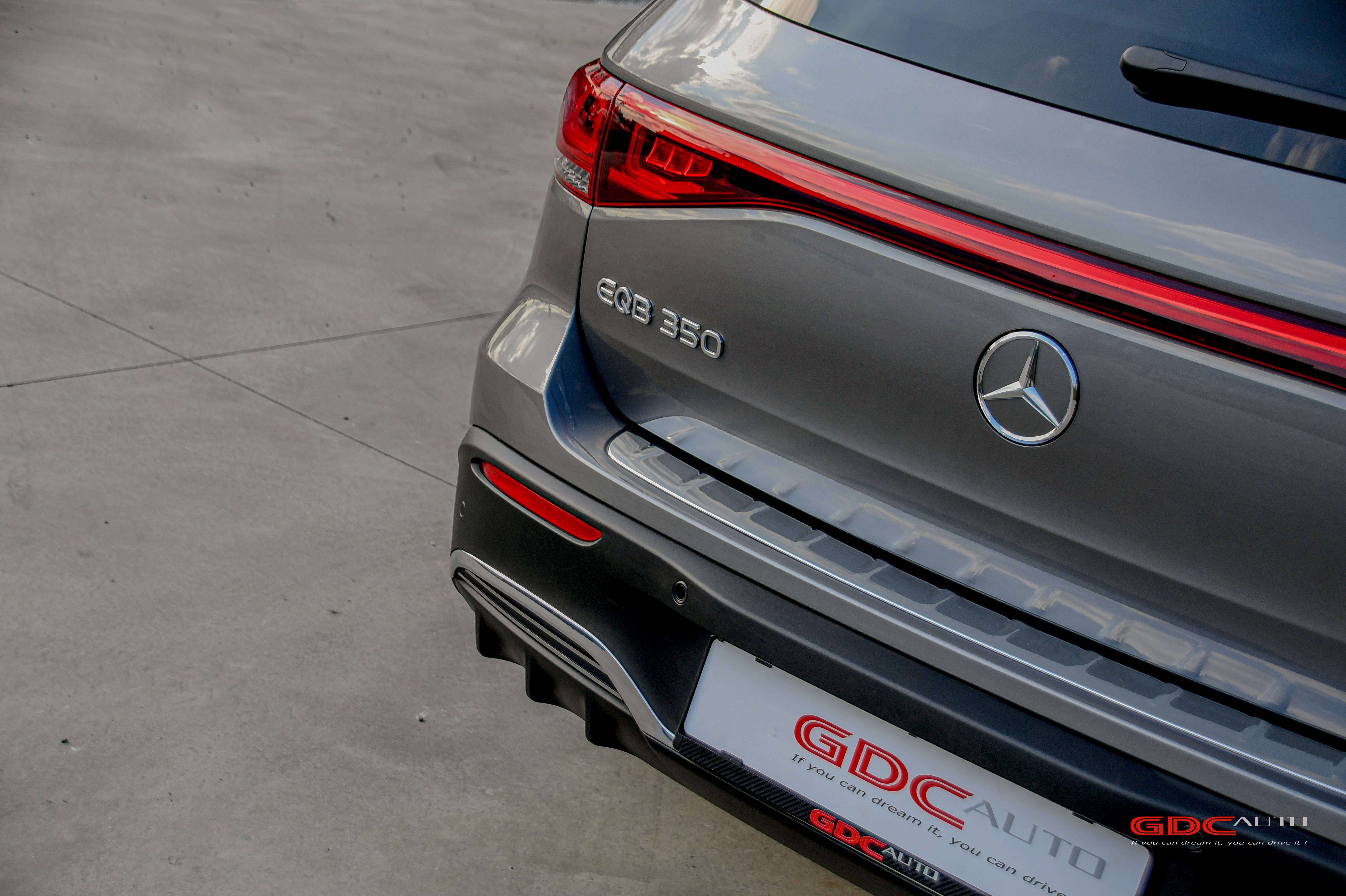 Mercedes-Benz EQB 350 AMG LINE - 4 MATIC -PANO DAK - 7PL
